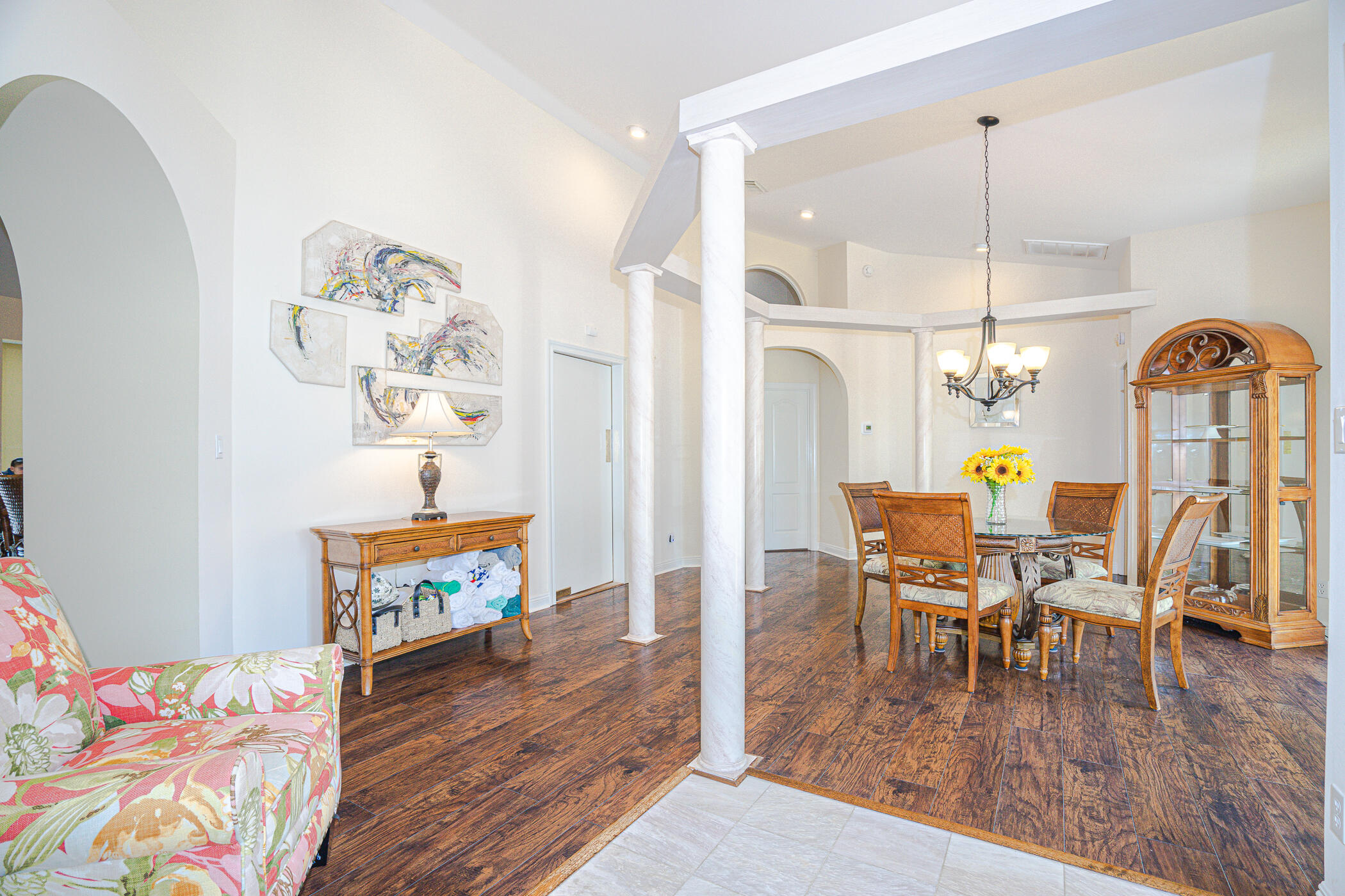 WHISPERING OAKS - Residential