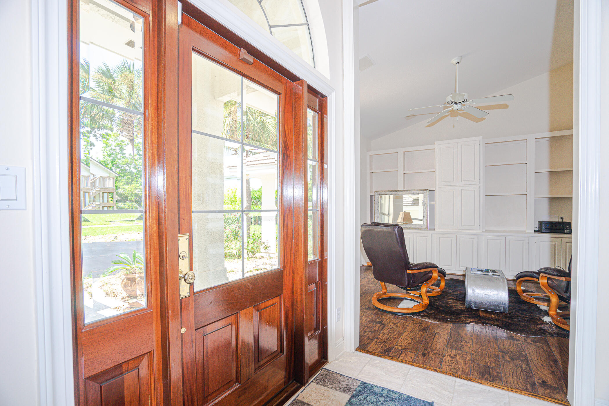WHISPERING OAKS - Residential