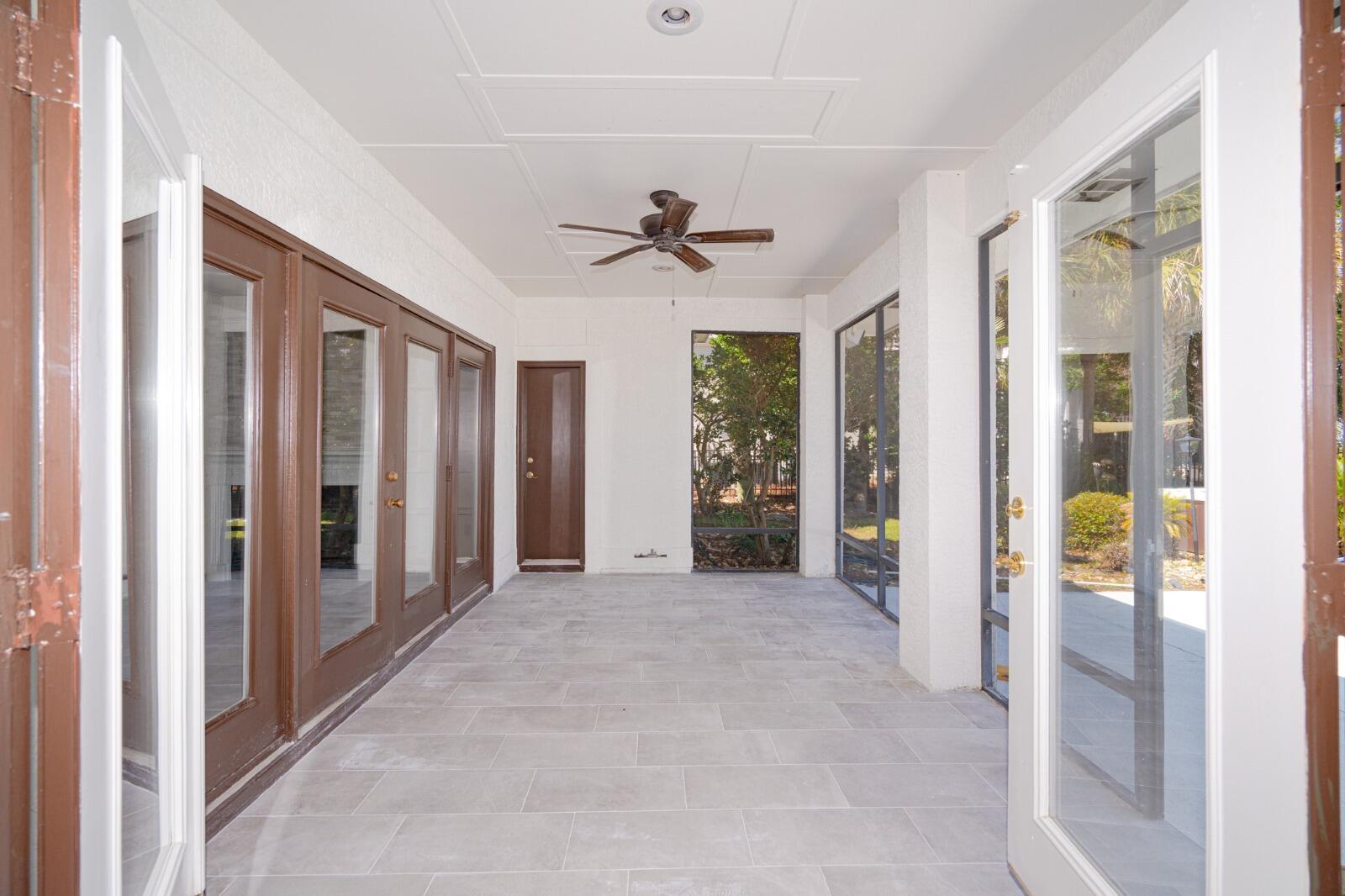 WHISPERING OAKS - Residential