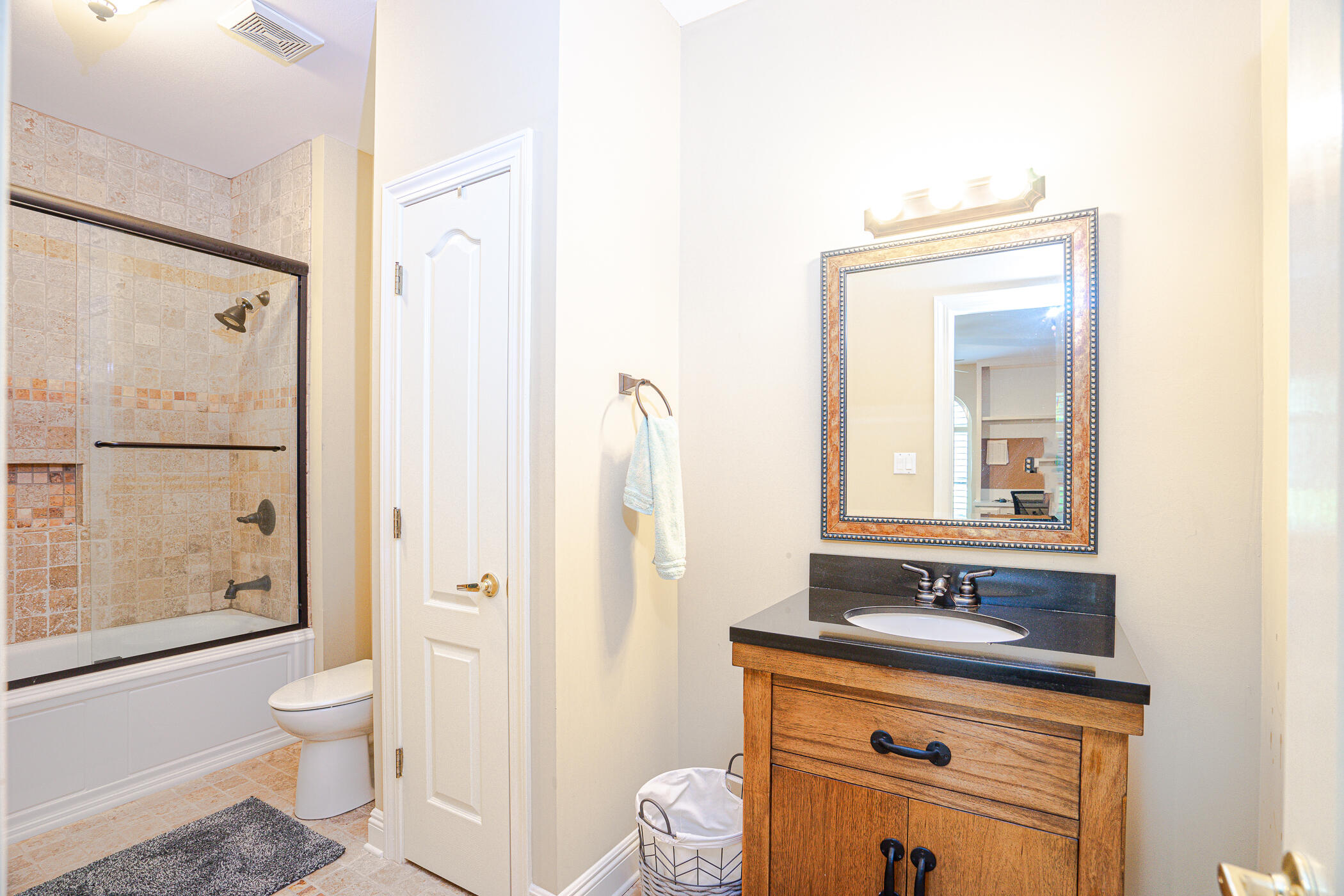 WHISPERING OAKS - Residential