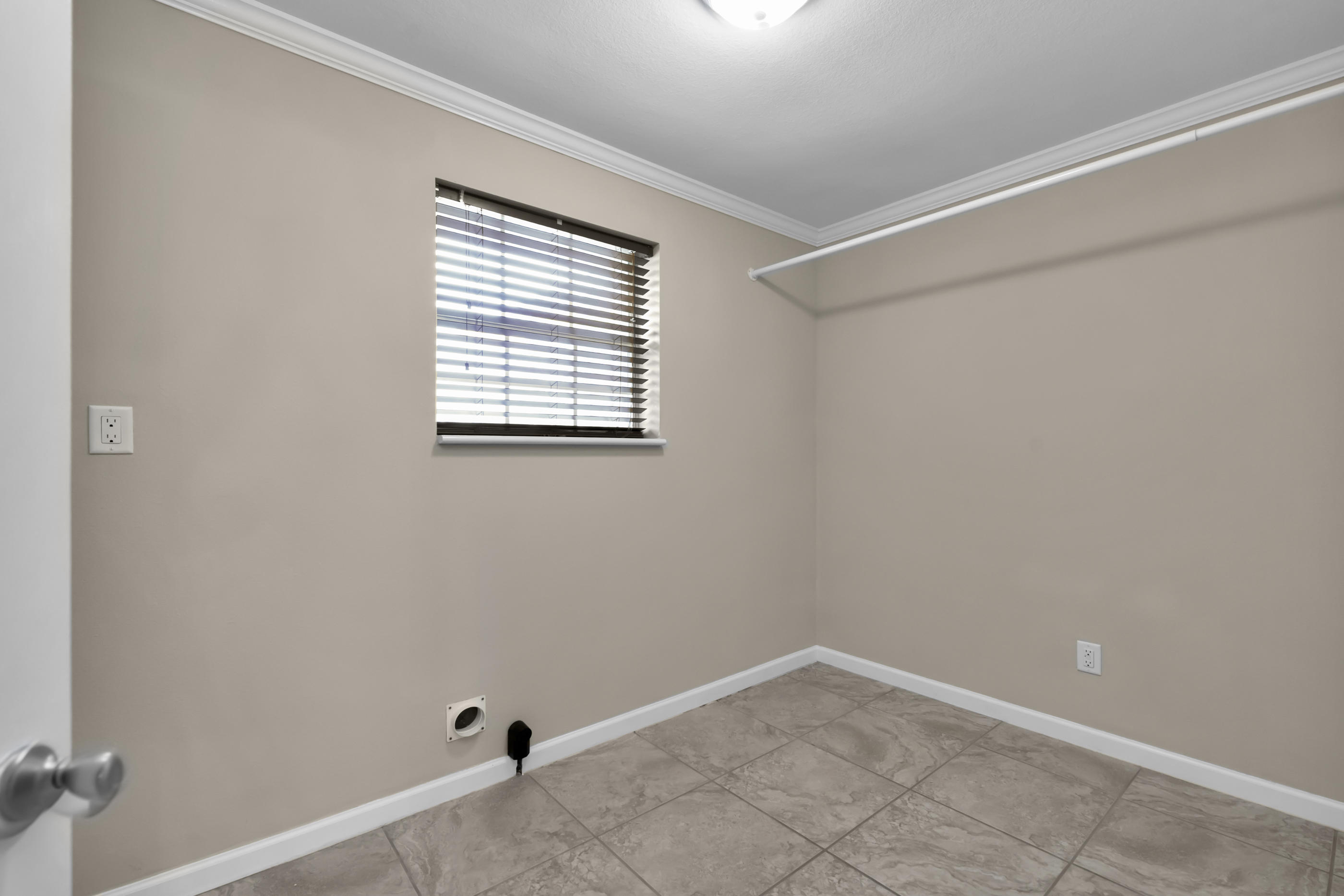 COUNTRY BREEZE ESTATES - Residential