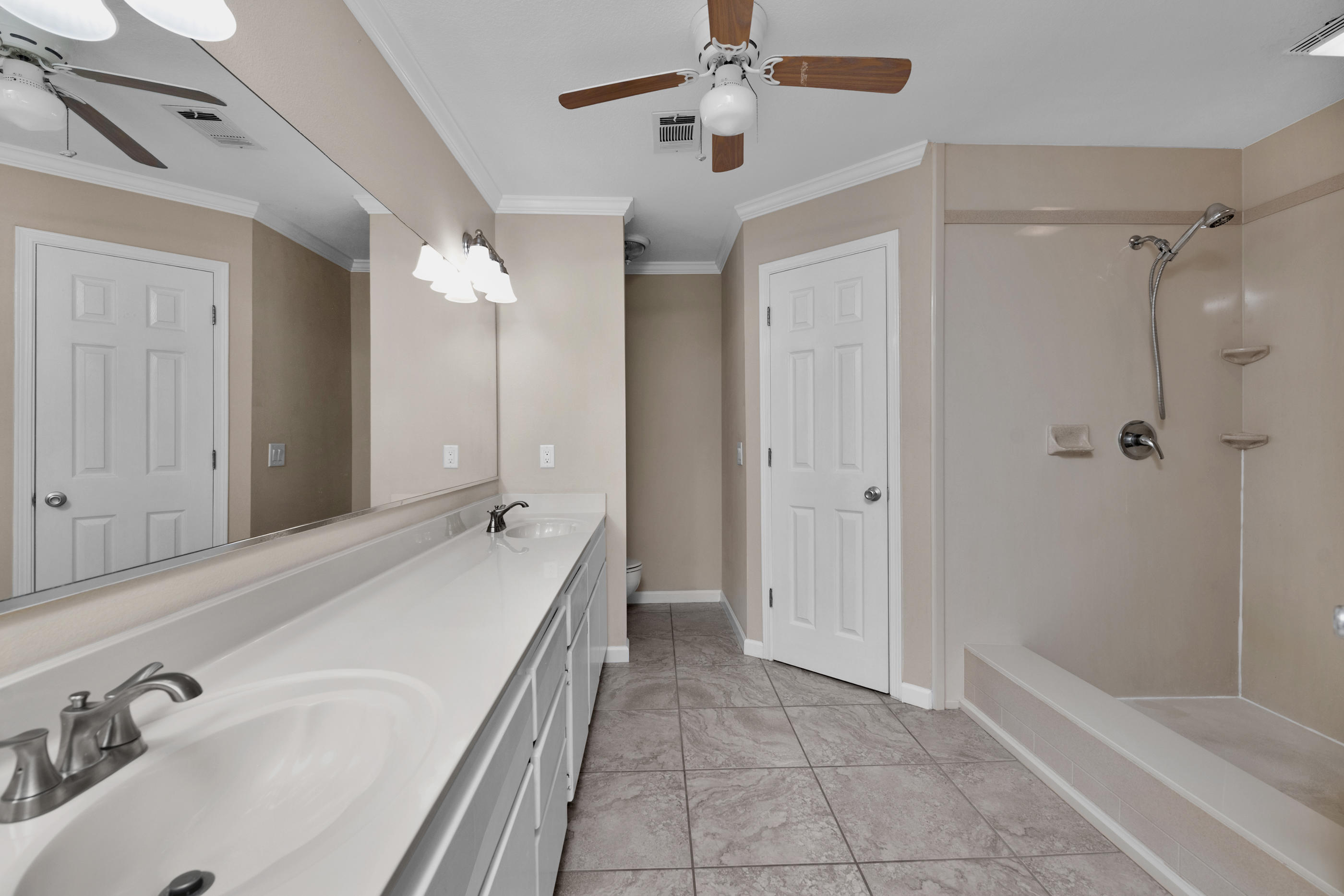 COUNTRY BREEZE ESTATES - Residential