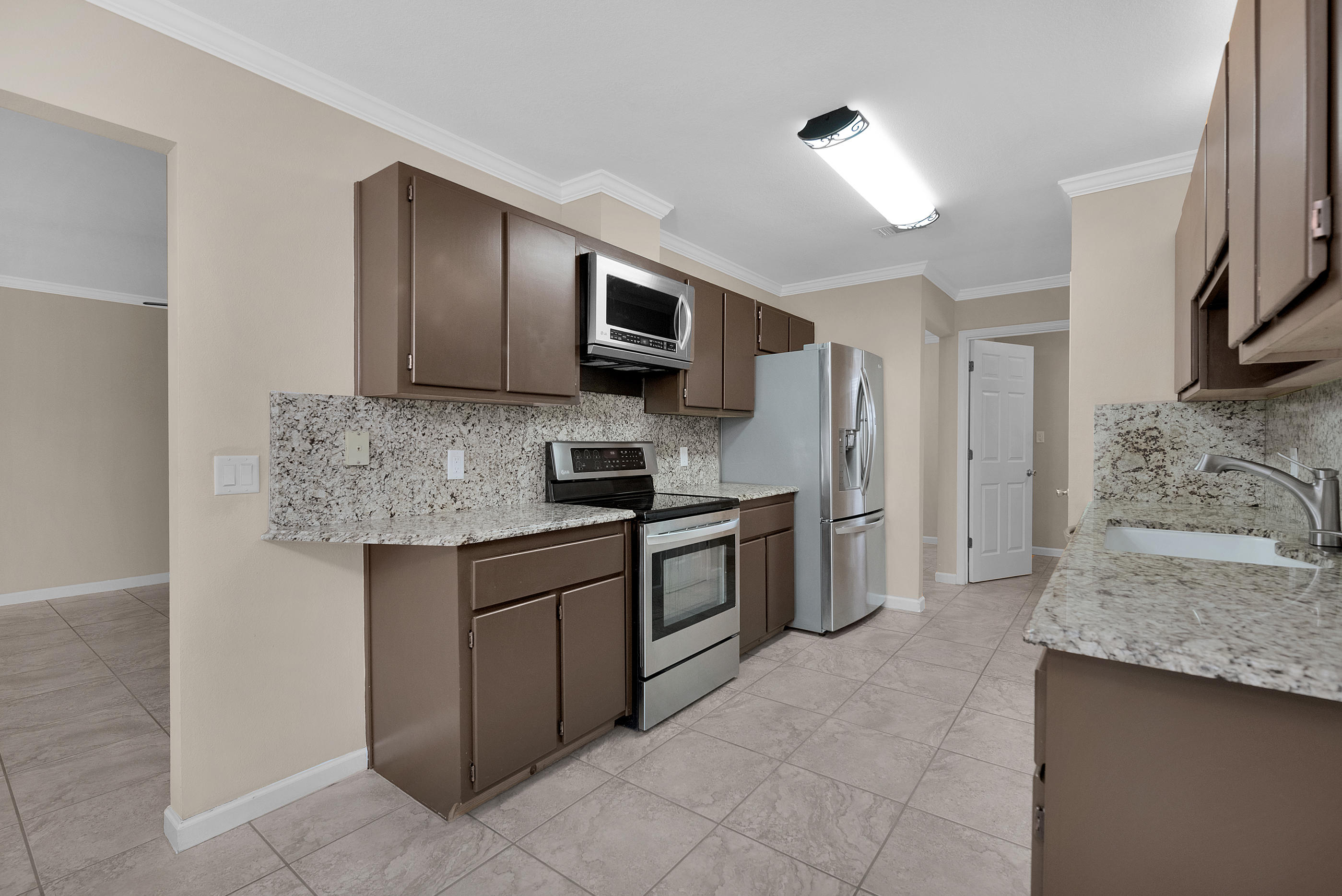 COUNTRY BREEZE ESTATES - Residential