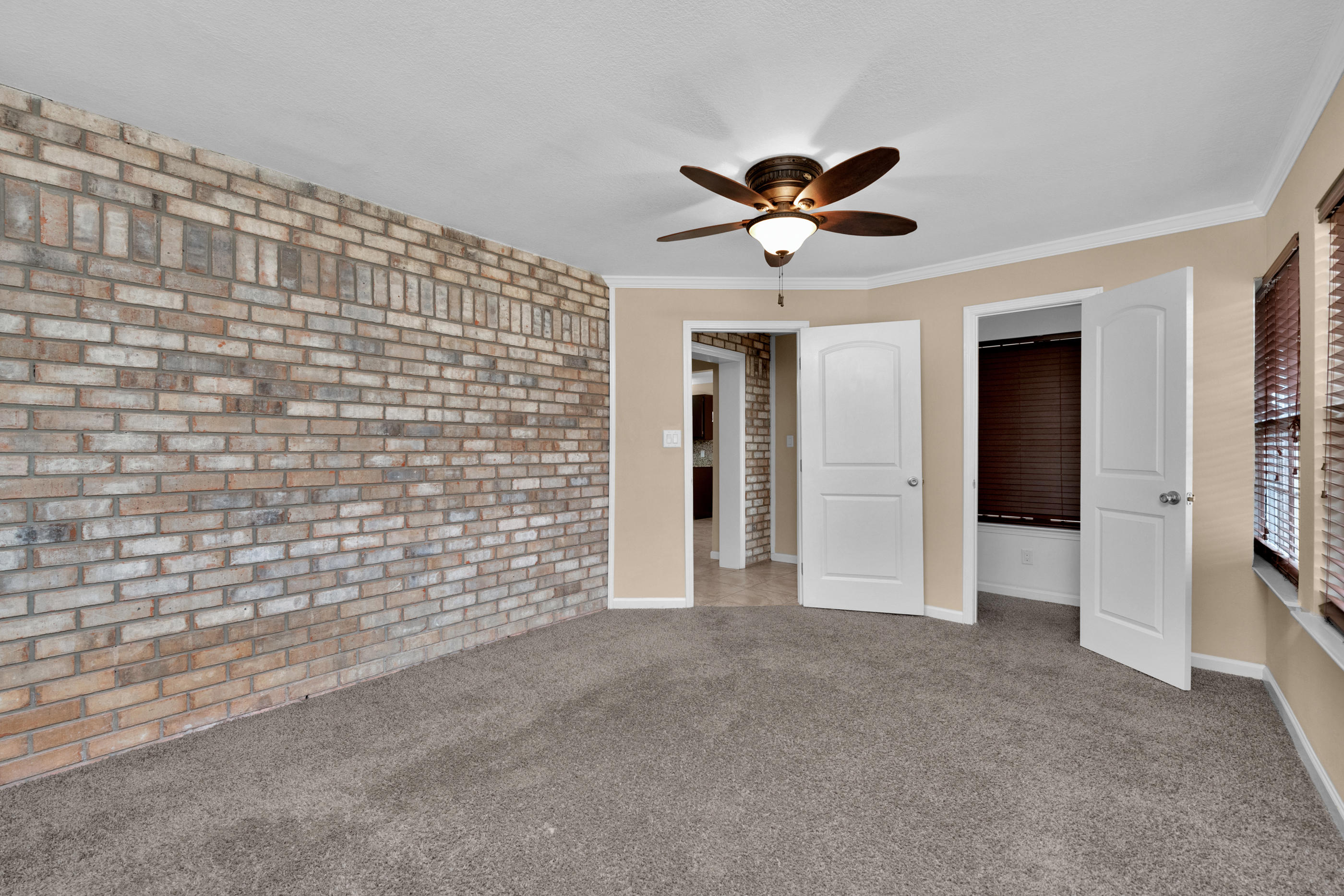 COUNTRY BREEZE ESTATES - Residential