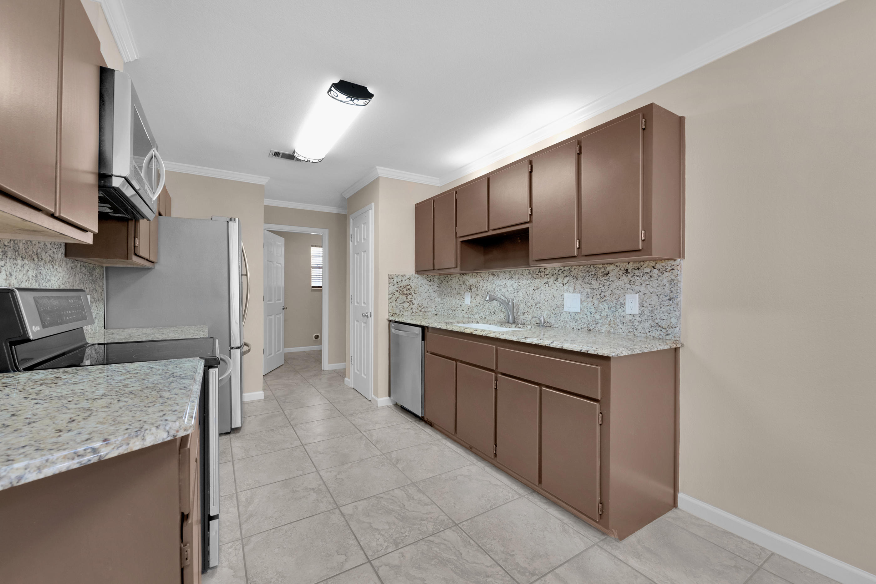 COUNTRY BREEZE ESTATES - Residential