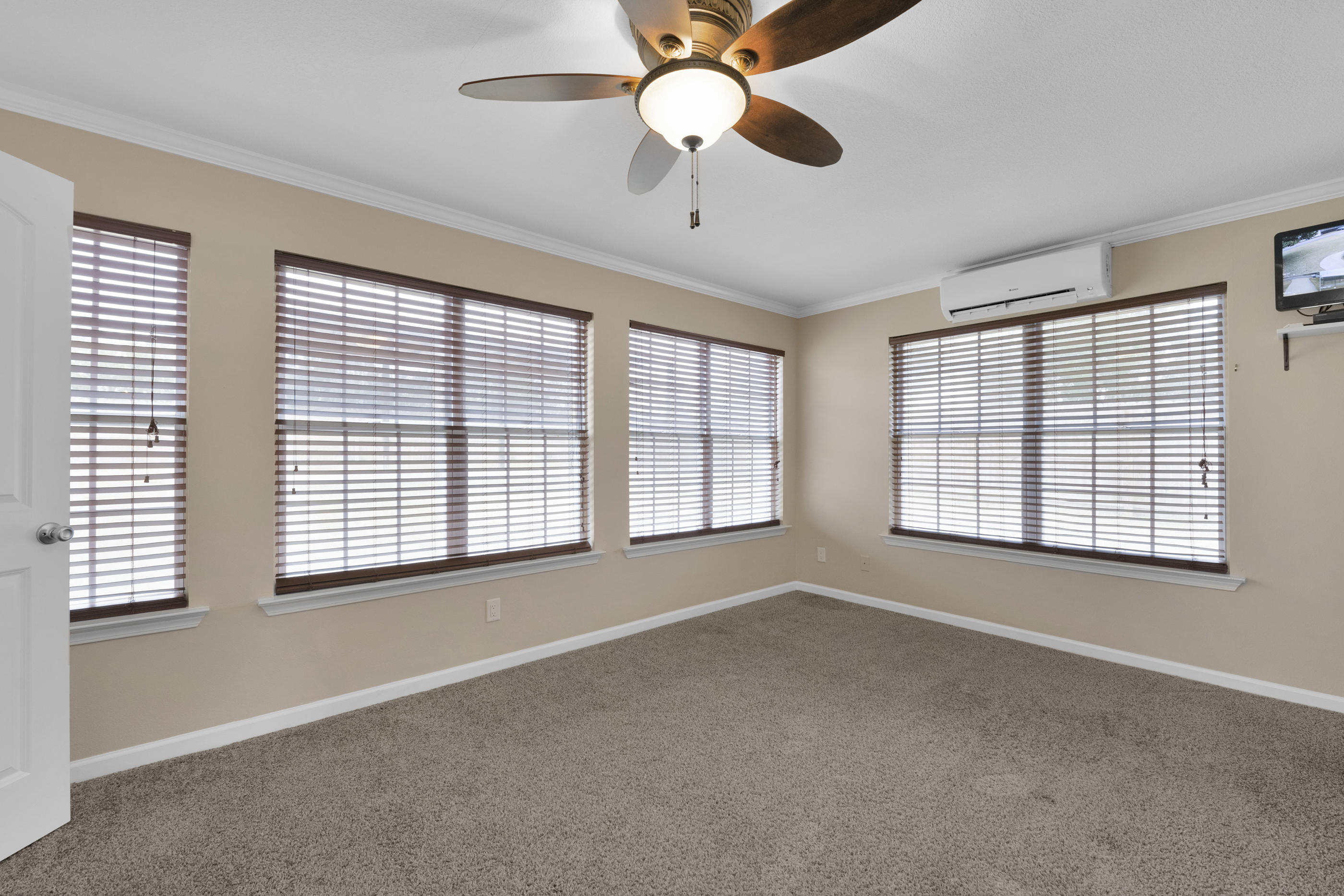 COUNTRY BREEZE ESTATES - Residential