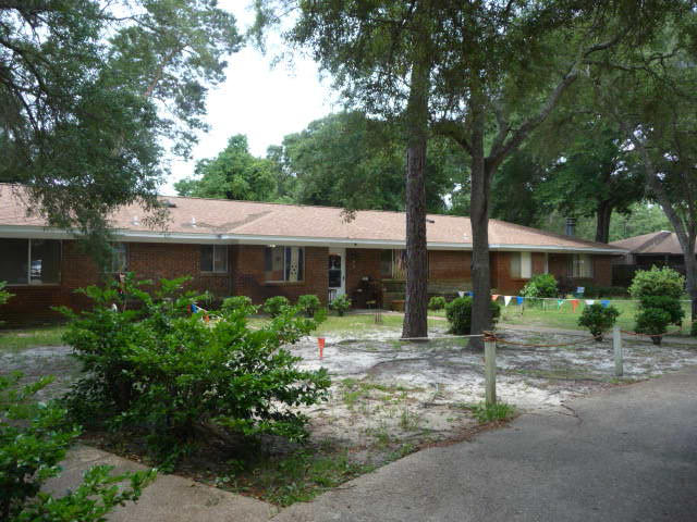 SMart investment opportunity!! Well maintained 3 apartment triplex in heart of Fort Walton Beach. Close to schools/shopping/beaches and major area employers including Hurlburt Field, Fort Walton Beach Hospital and Eglin Air Force Base. 3 identical 1000 sq foot units featuring living area with wood fireplace, kitchen and dining area, and two bedrooms and two full baths. New tile in living areas and kitchens in 2013. New roof in 2010. Fenced back yards. Call to see today.