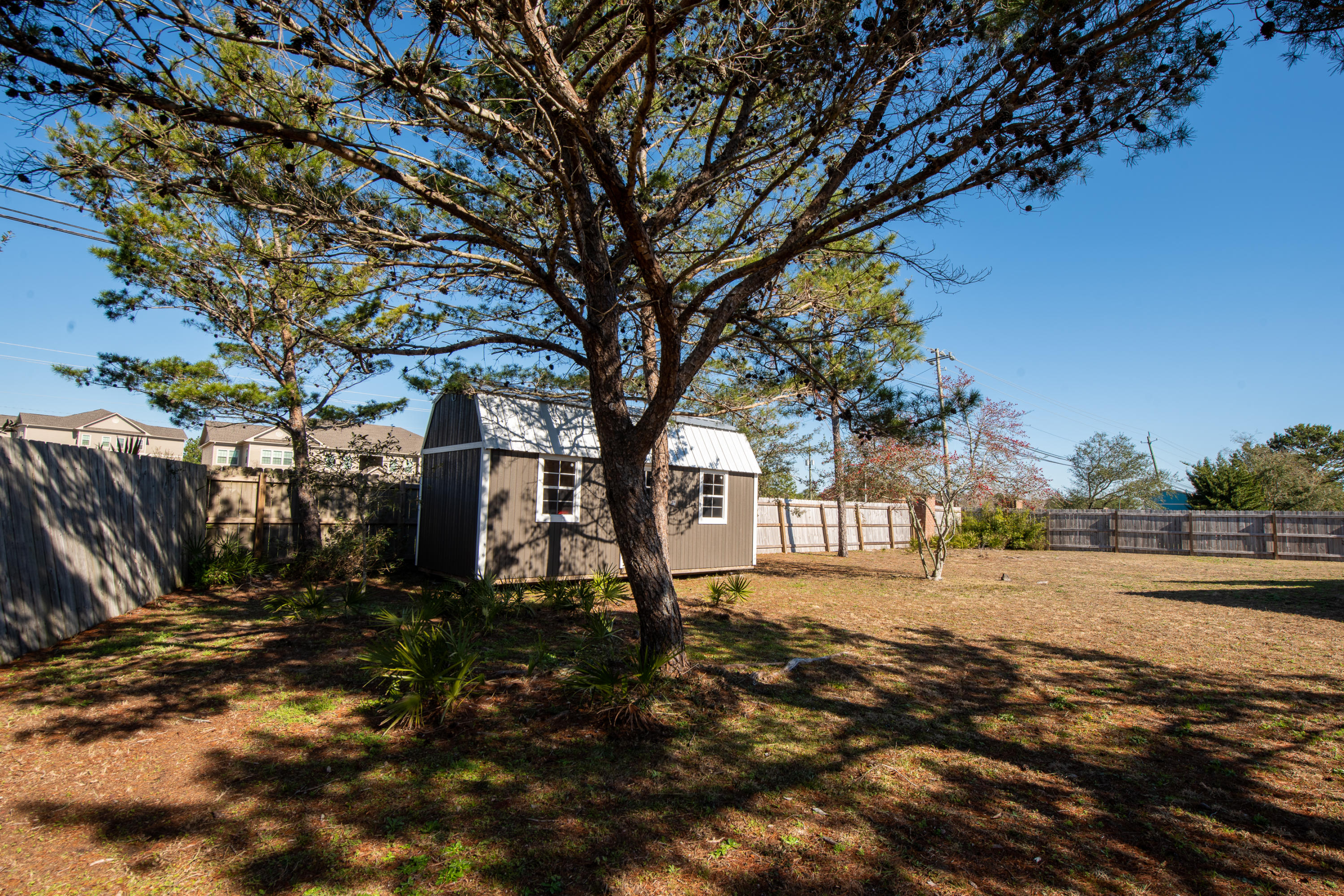 LIGHTHOUSE POINTE - Residential