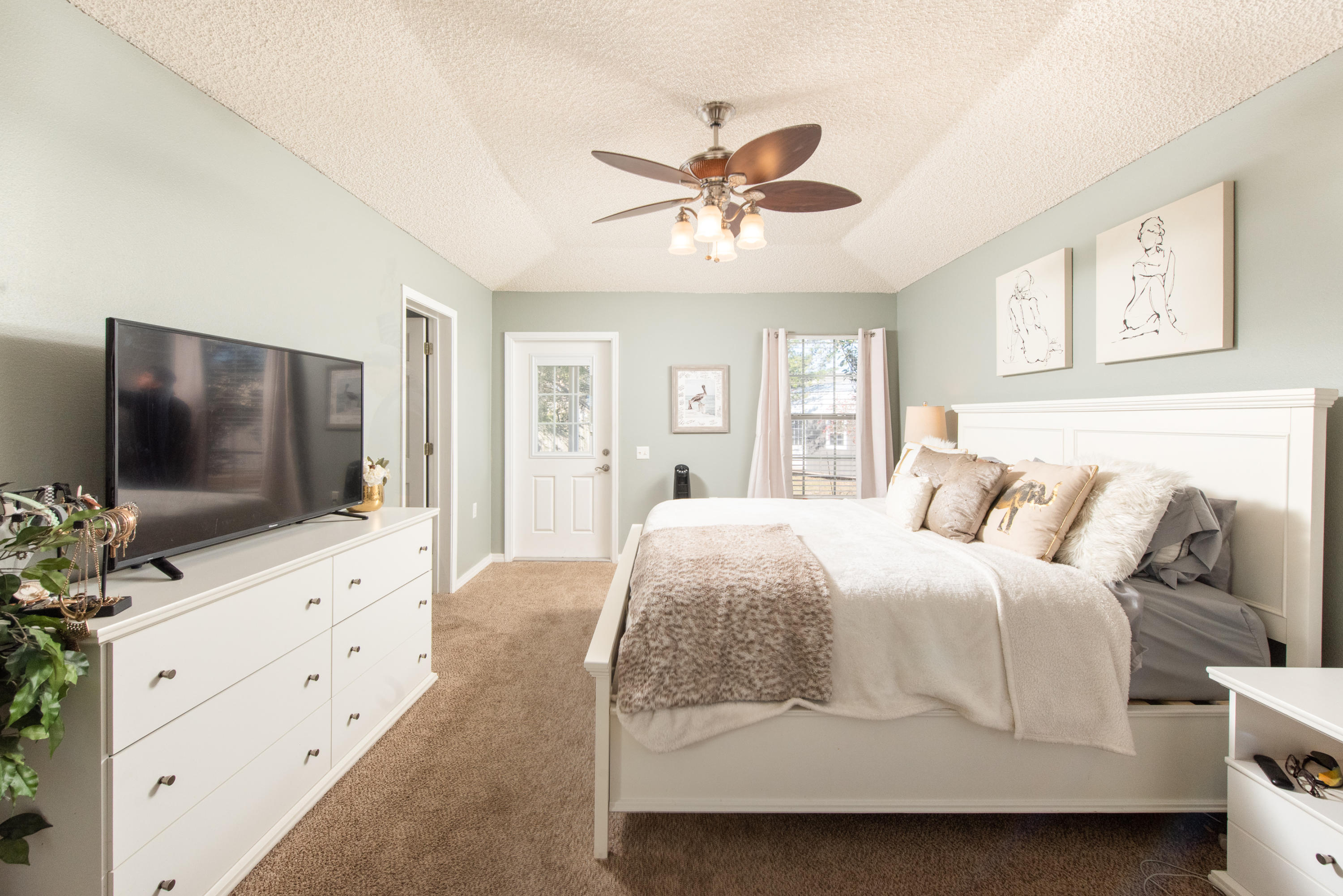 LIGHTHOUSE POINTE - Residential