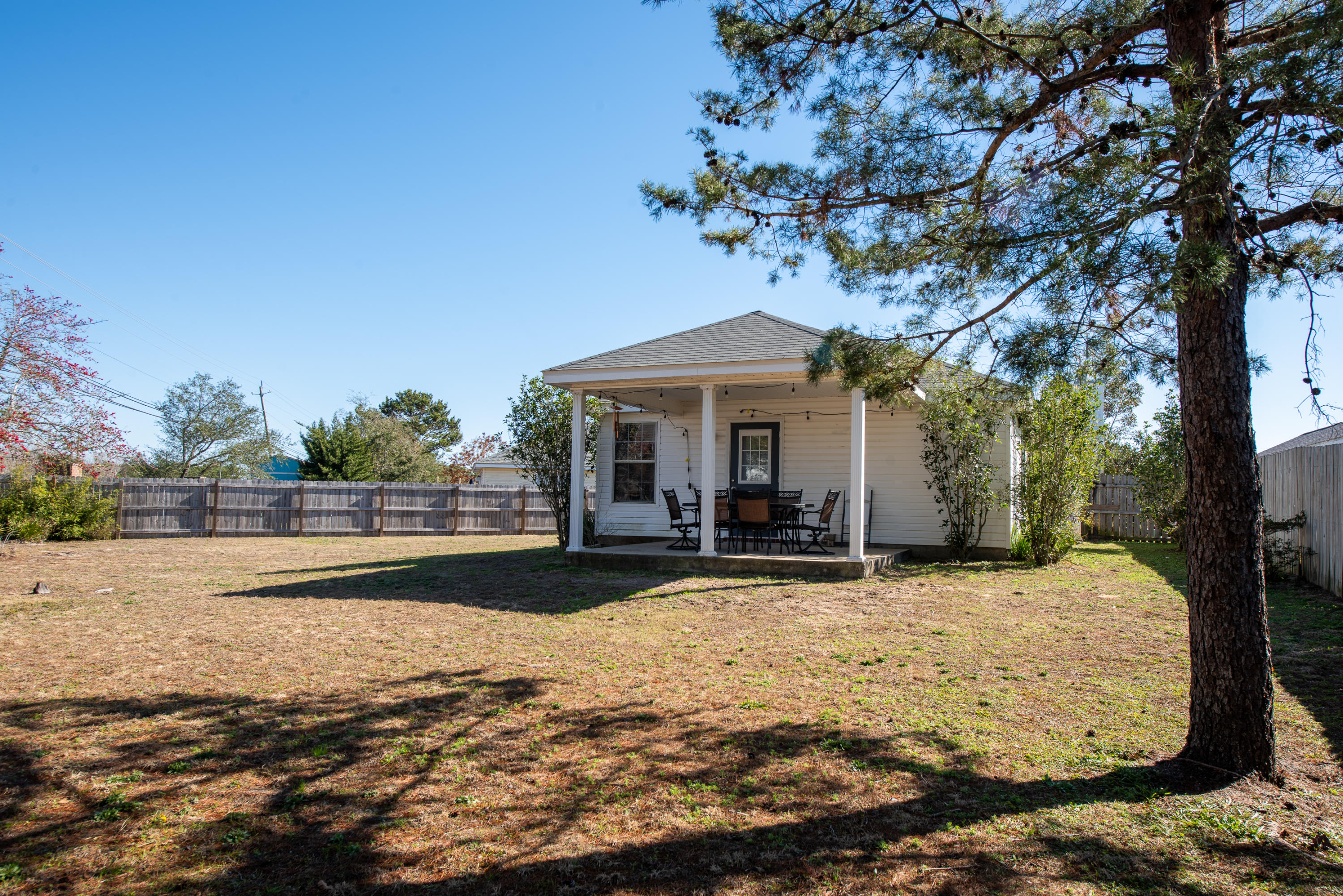 LIGHTHOUSE POINTE - Residential