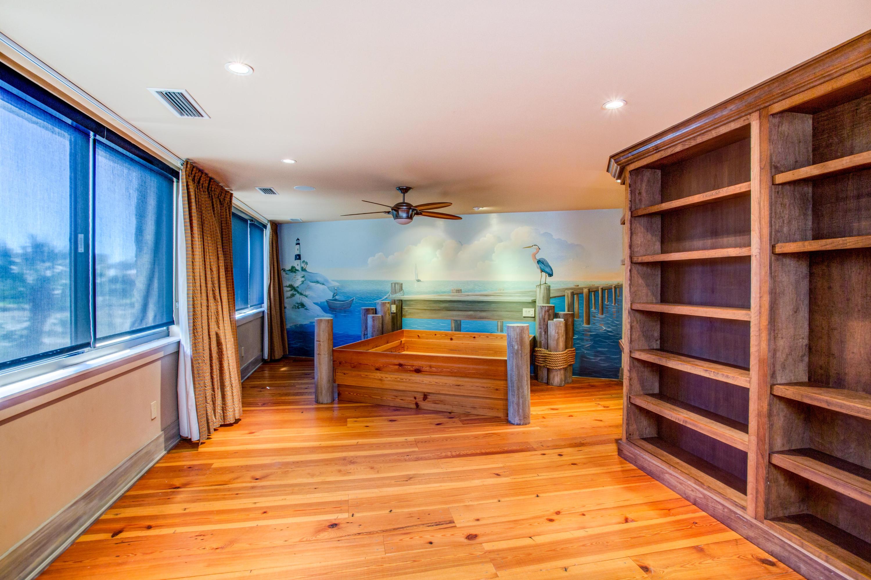 HOLIDAY ISLE - Residential