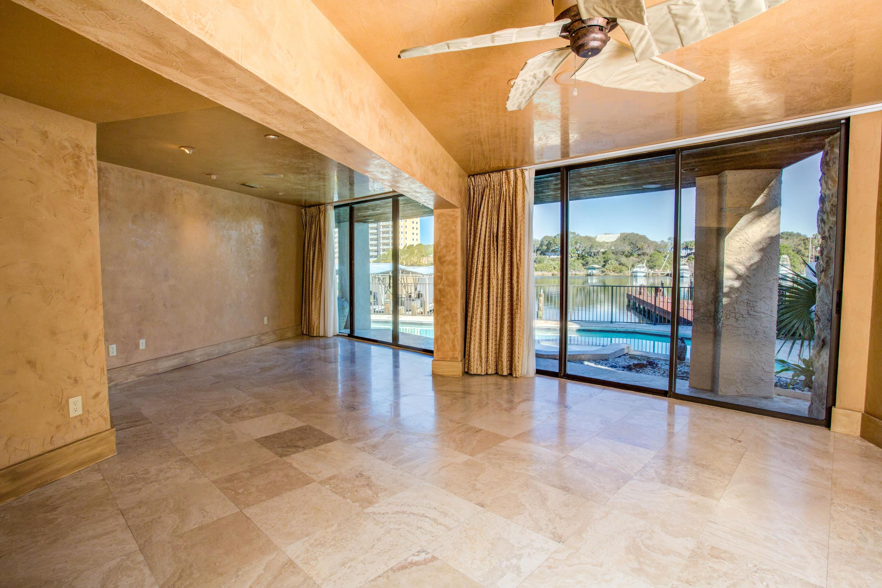 HOLIDAY ISLE - Residential