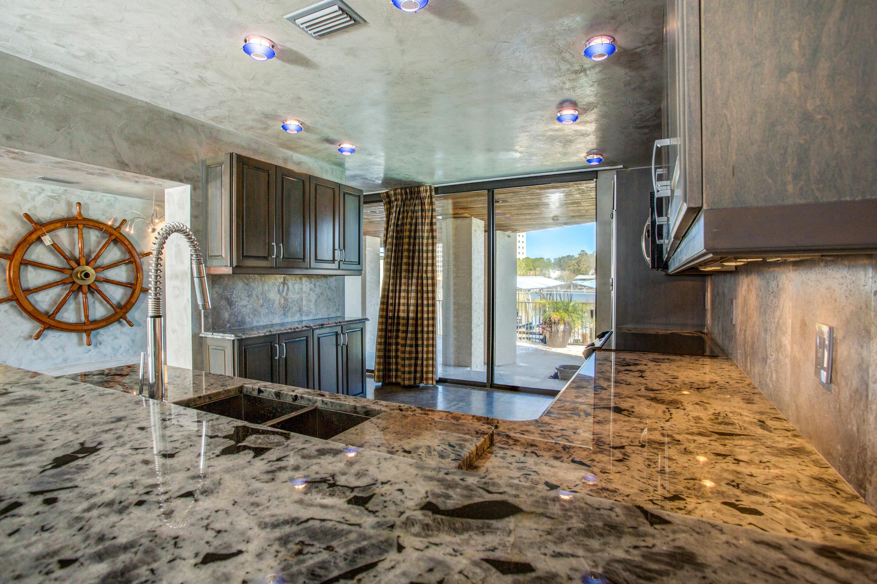 HOLIDAY ISLE - Residential