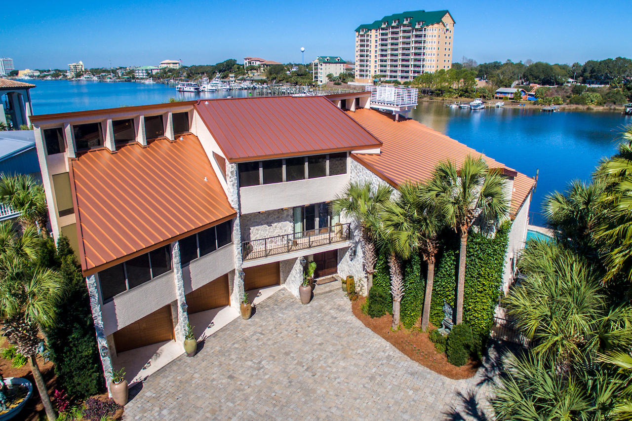 HOLIDAY ISLE - Residential