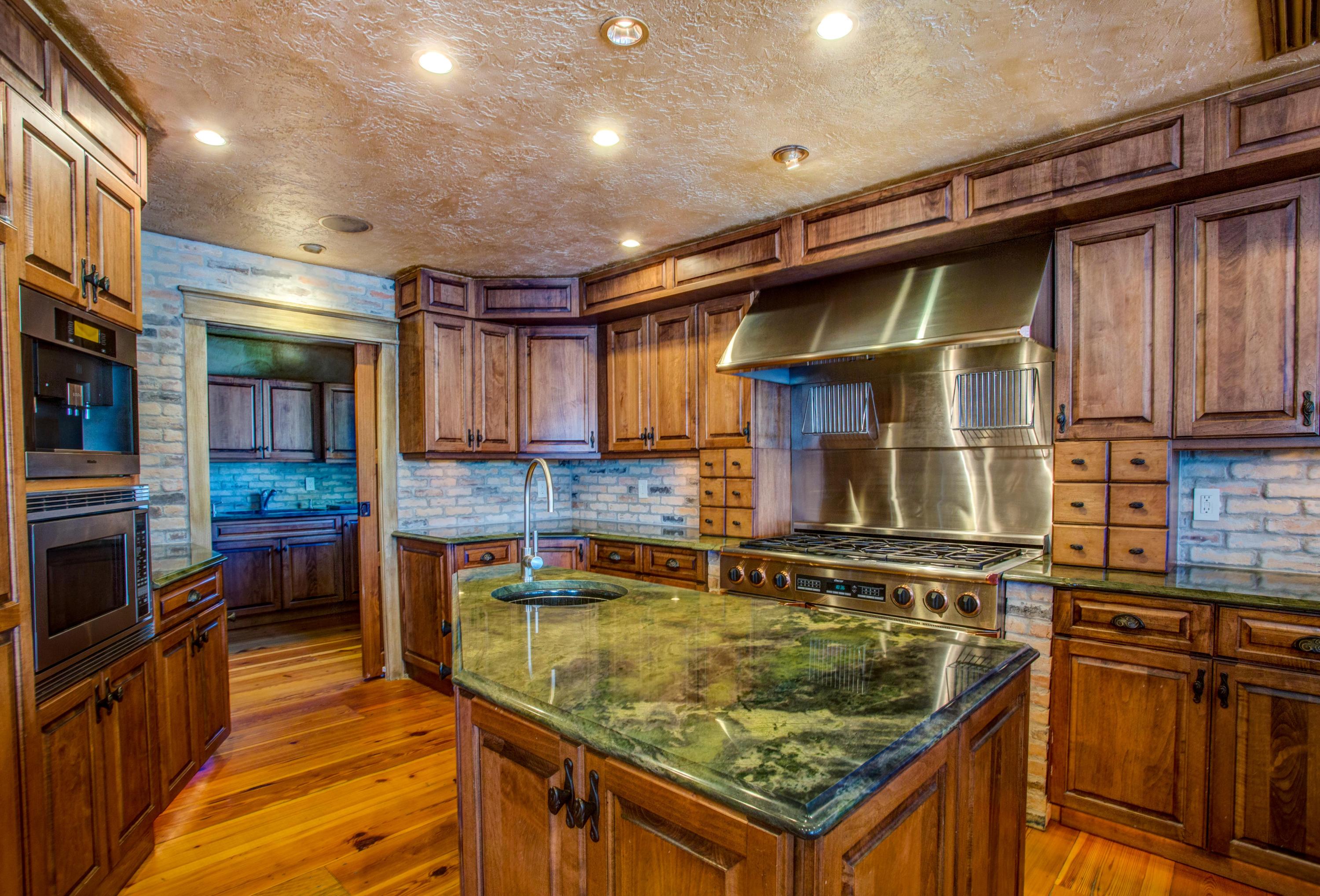 HOLIDAY ISLE - Residential