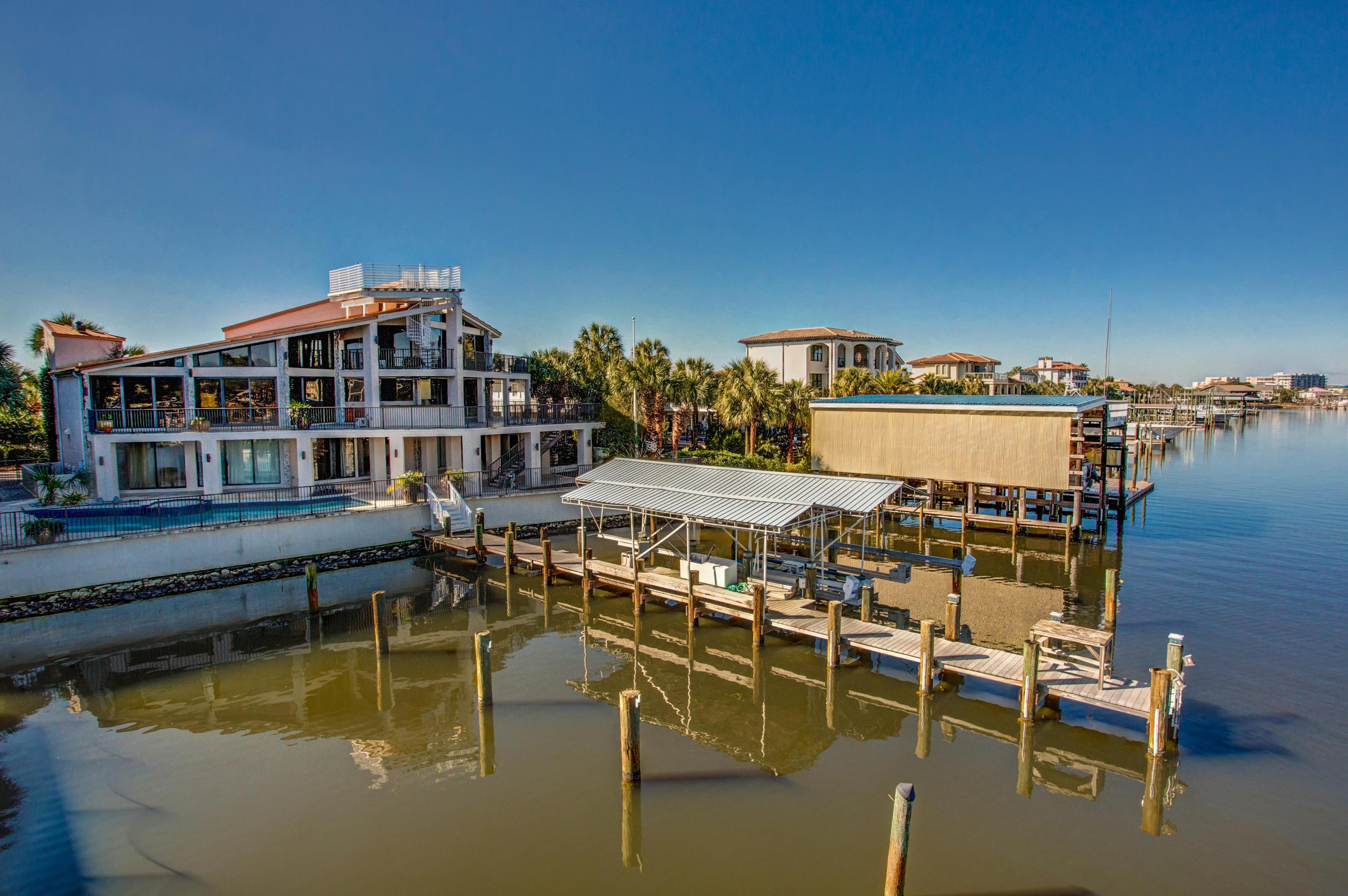 HOLIDAY ISLE - Residential
