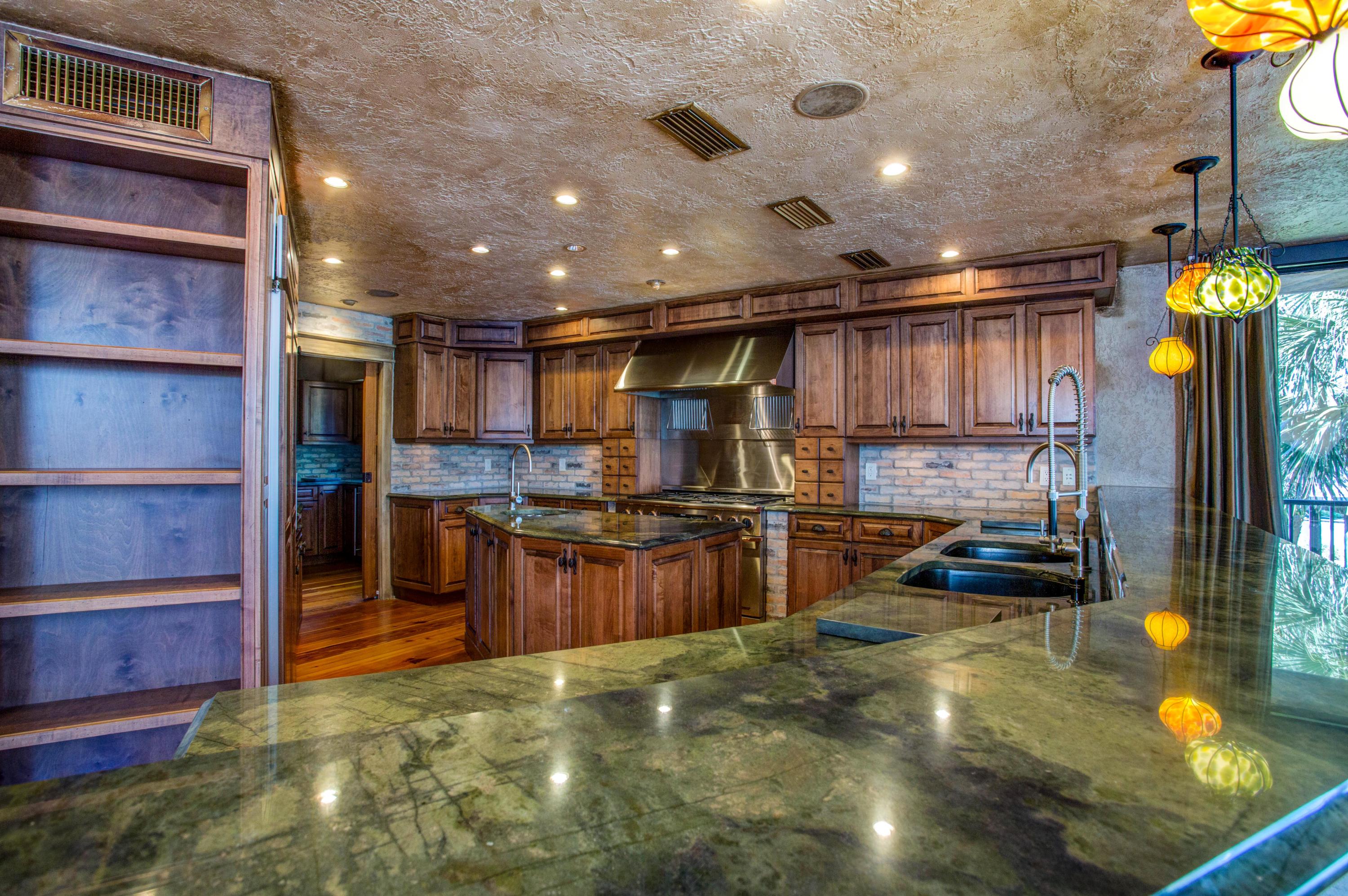 HOLIDAY ISLE - Residential