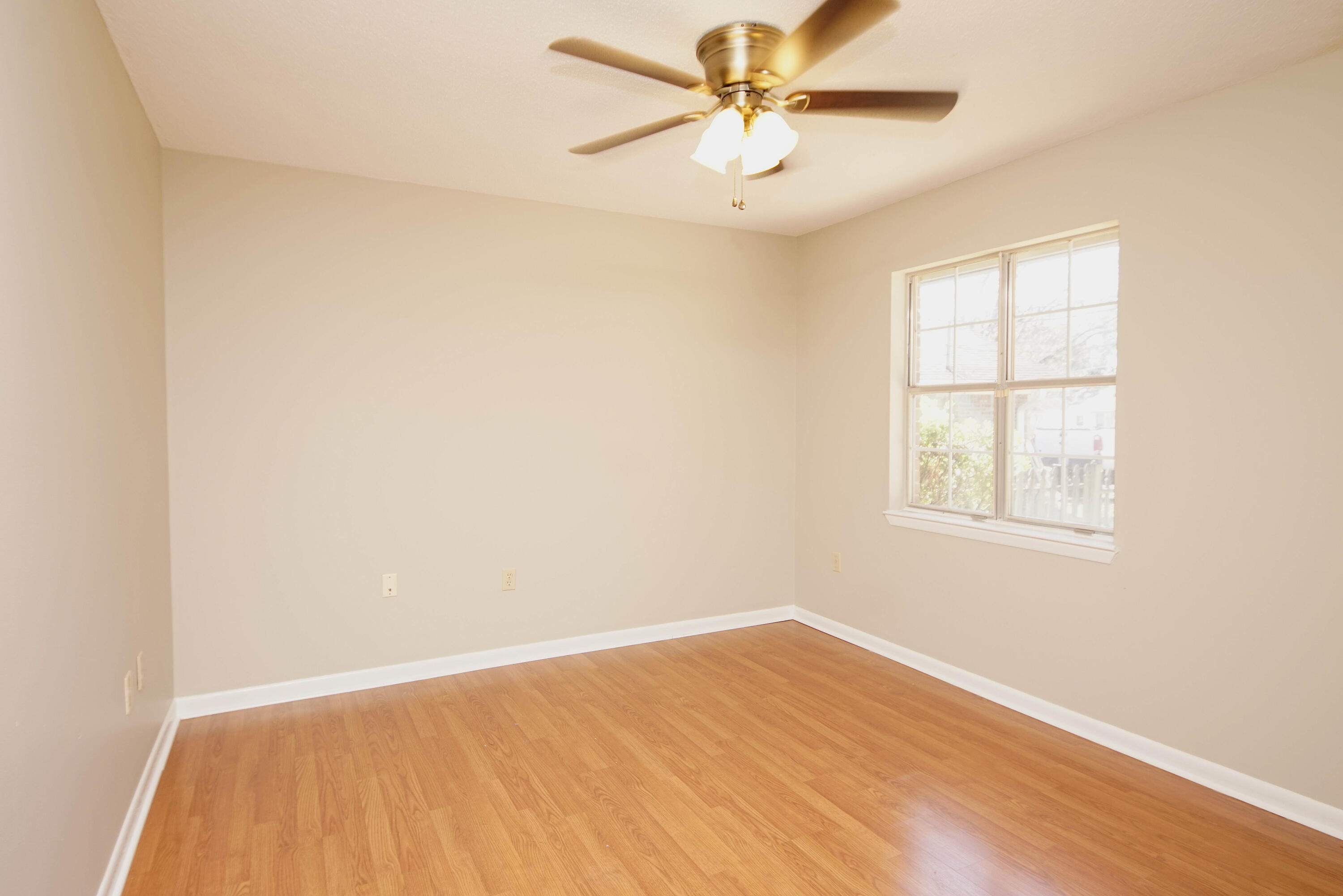 PINEWOOD ESTATES - Residential