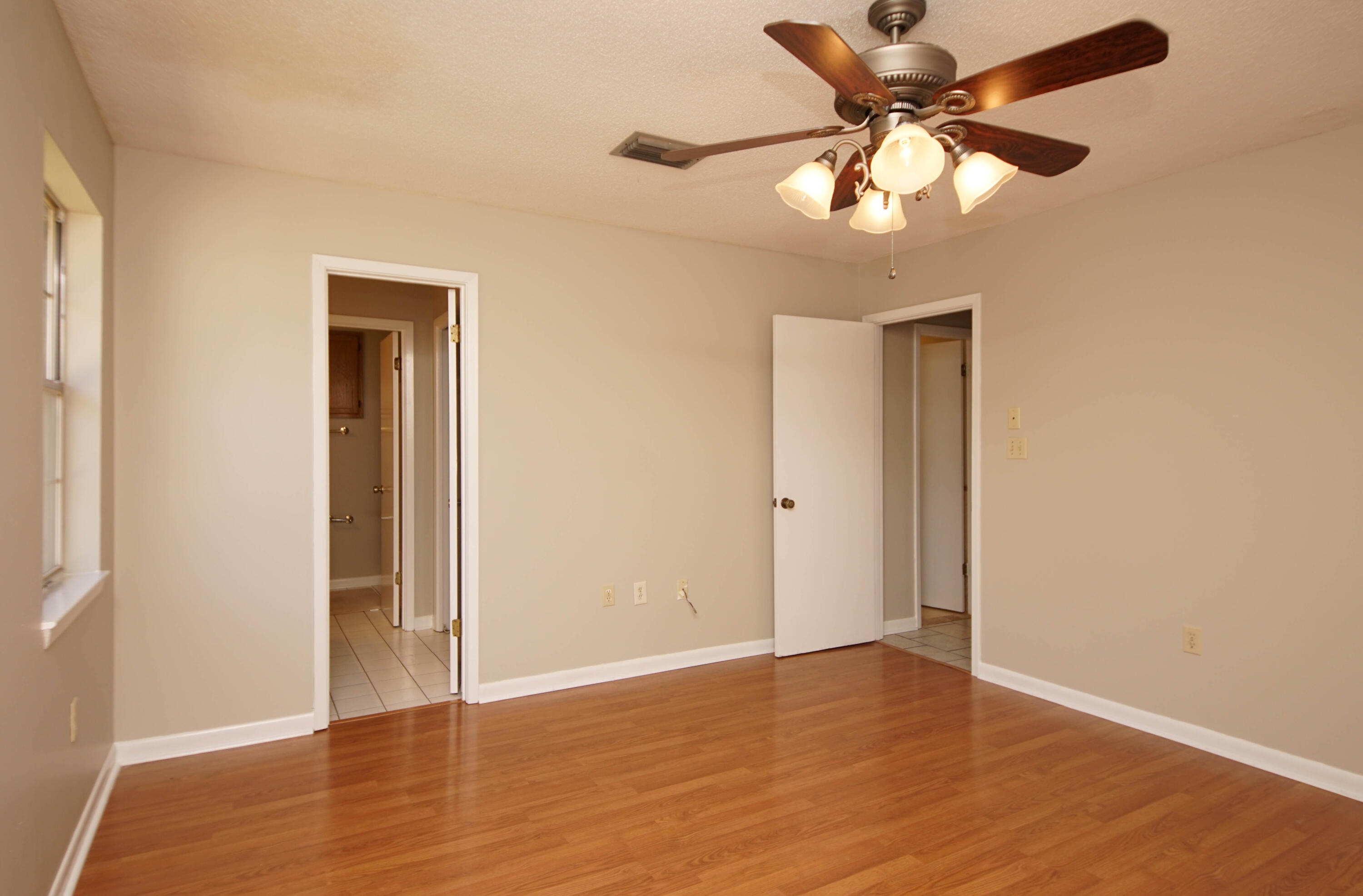 PINEWOOD ESTATES - Residential