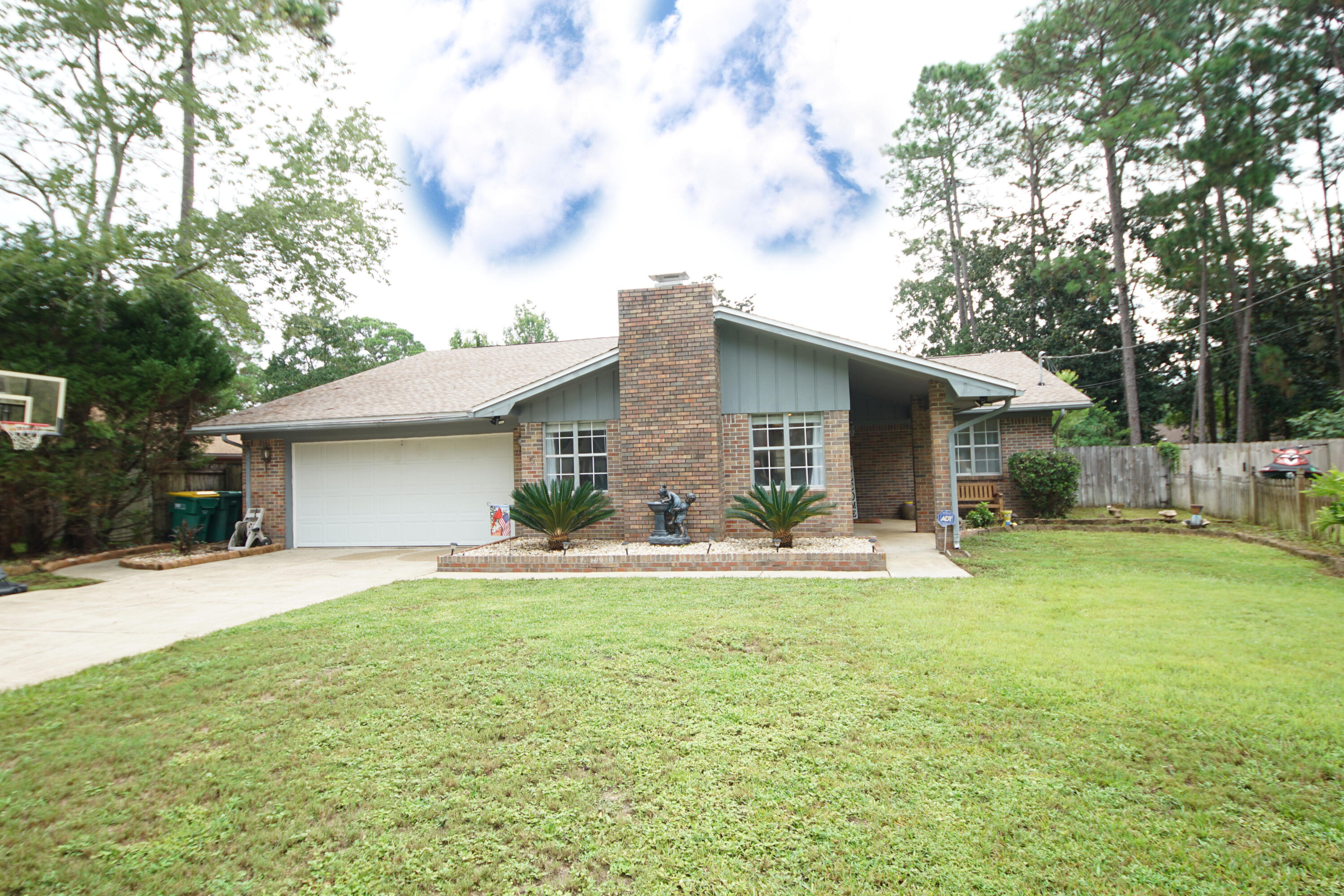 PINEWOOD ESTATES - Residential