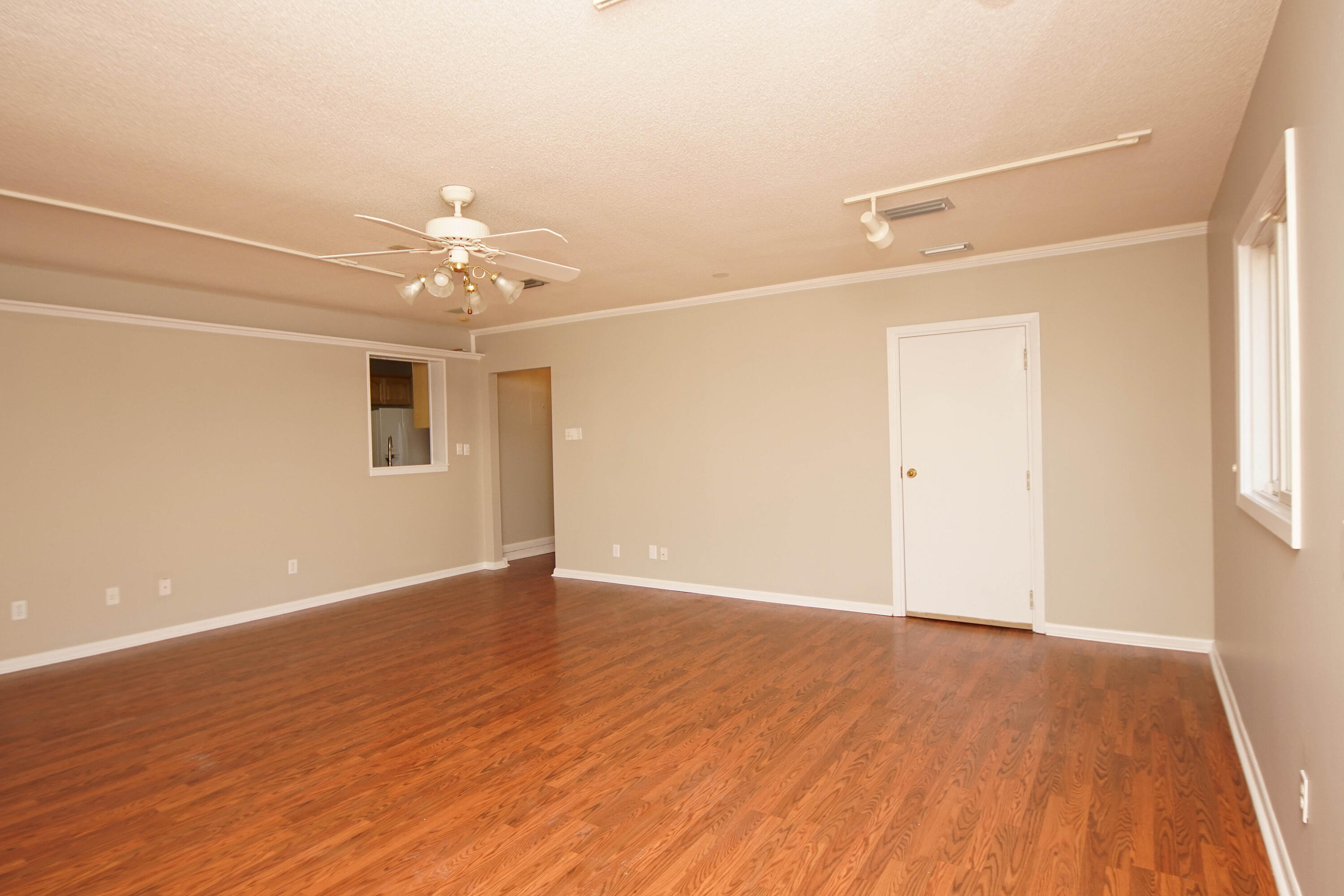 PINEWOOD ESTATES - Residential