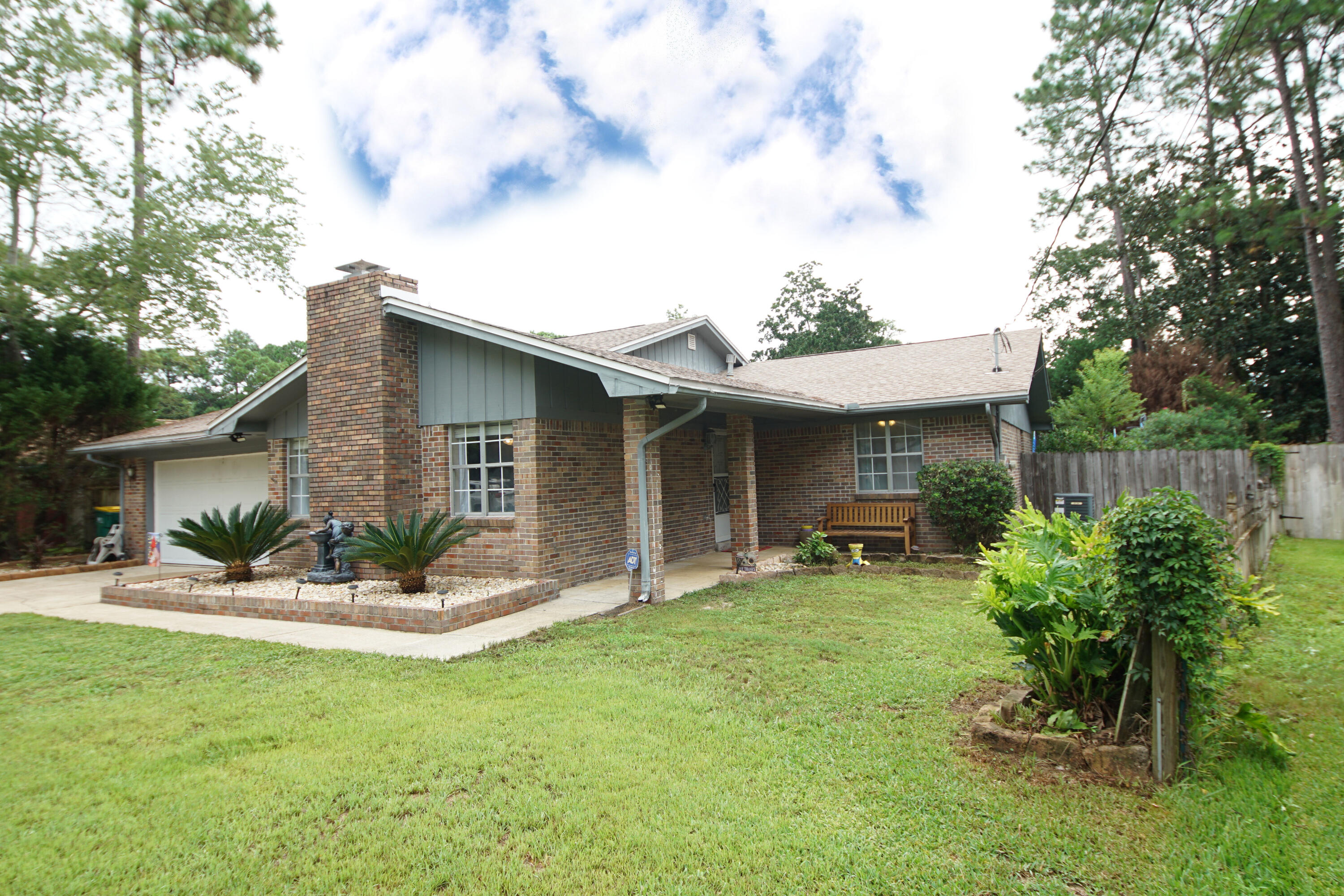 PINEWOOD ESTATES - Residential