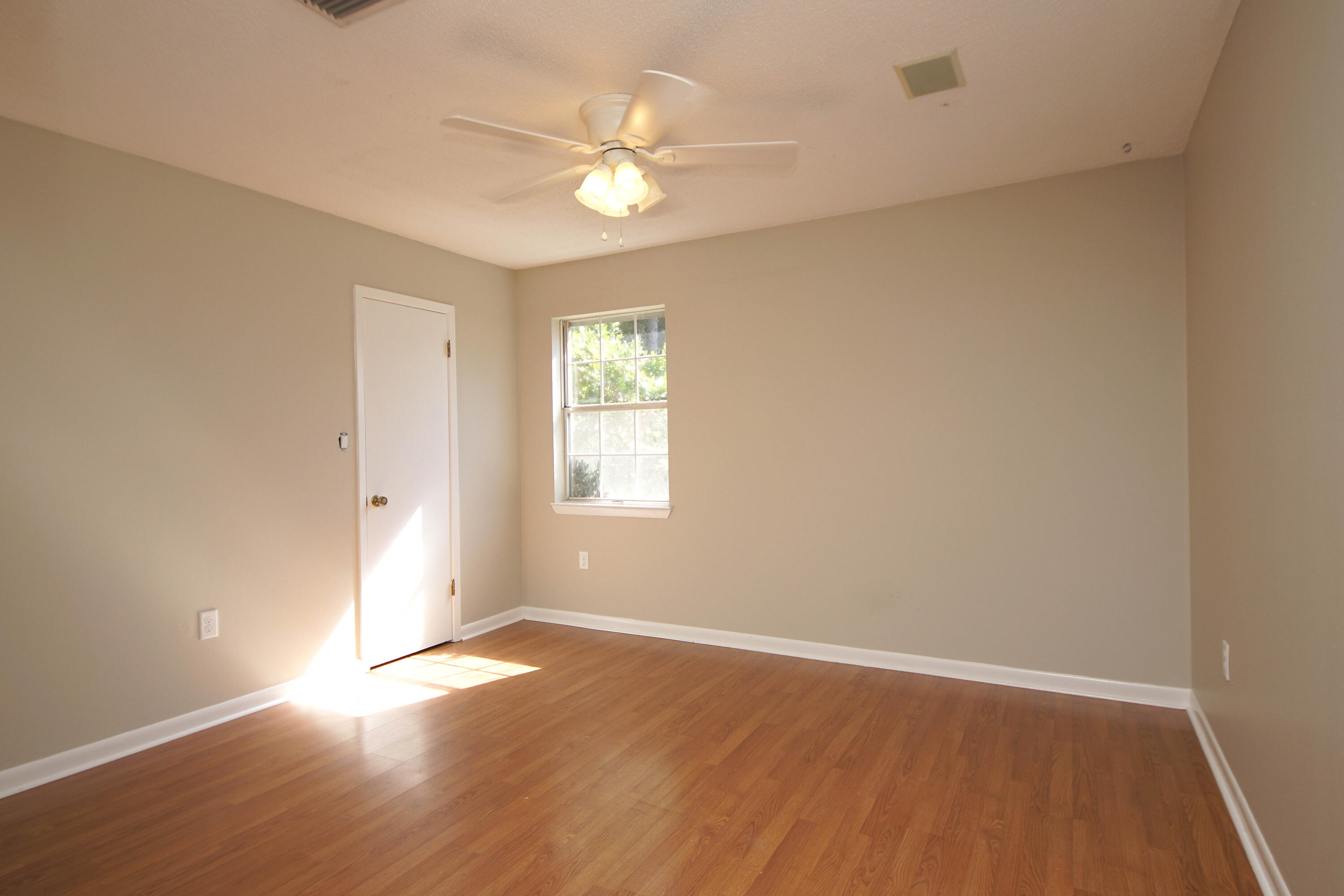 PINEWOOD ESTATES - Residential