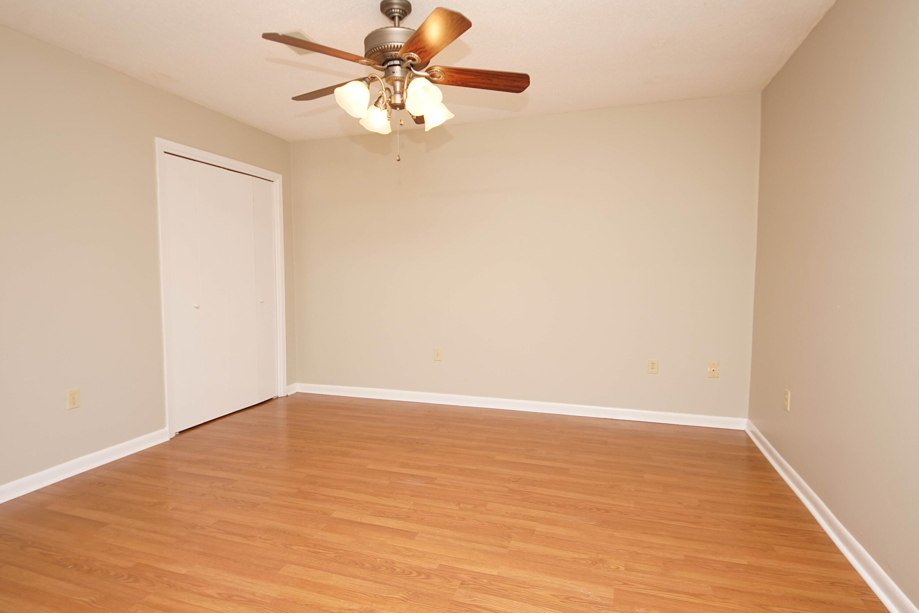 PINEWOOD ESTATES - Residential