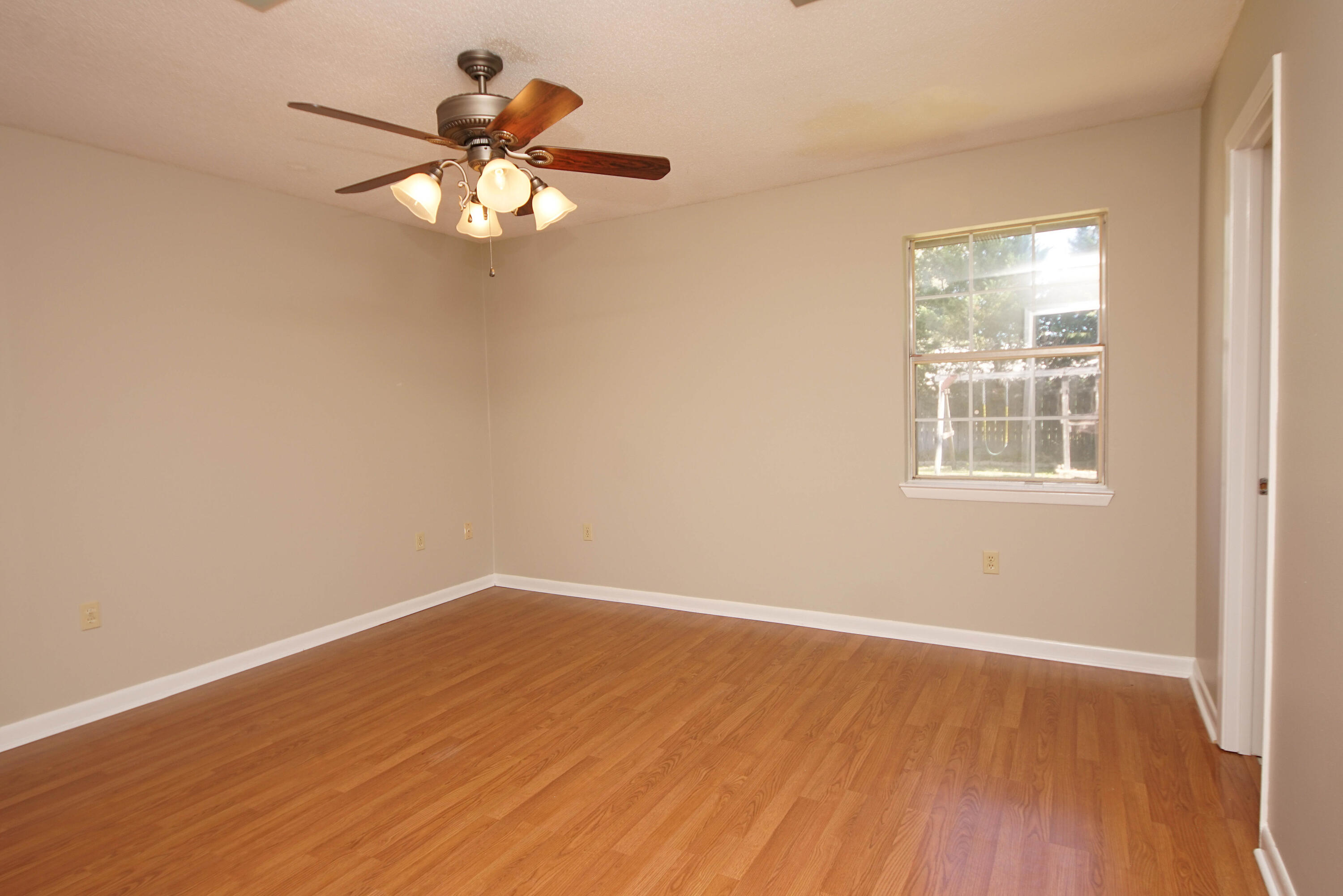 PINEWOOD ESTATES - Residential