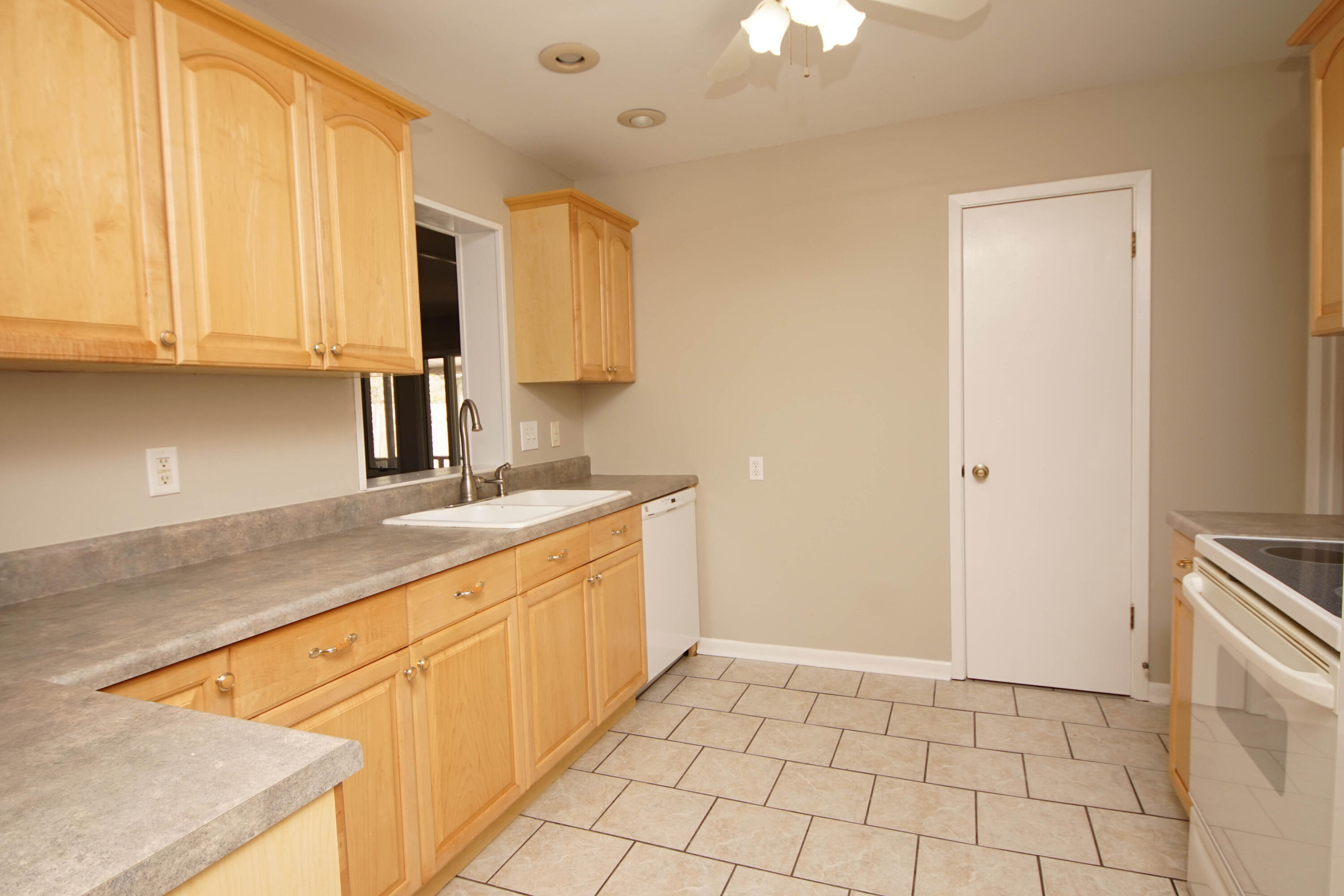 PINEWOOD ESTATES - Residential