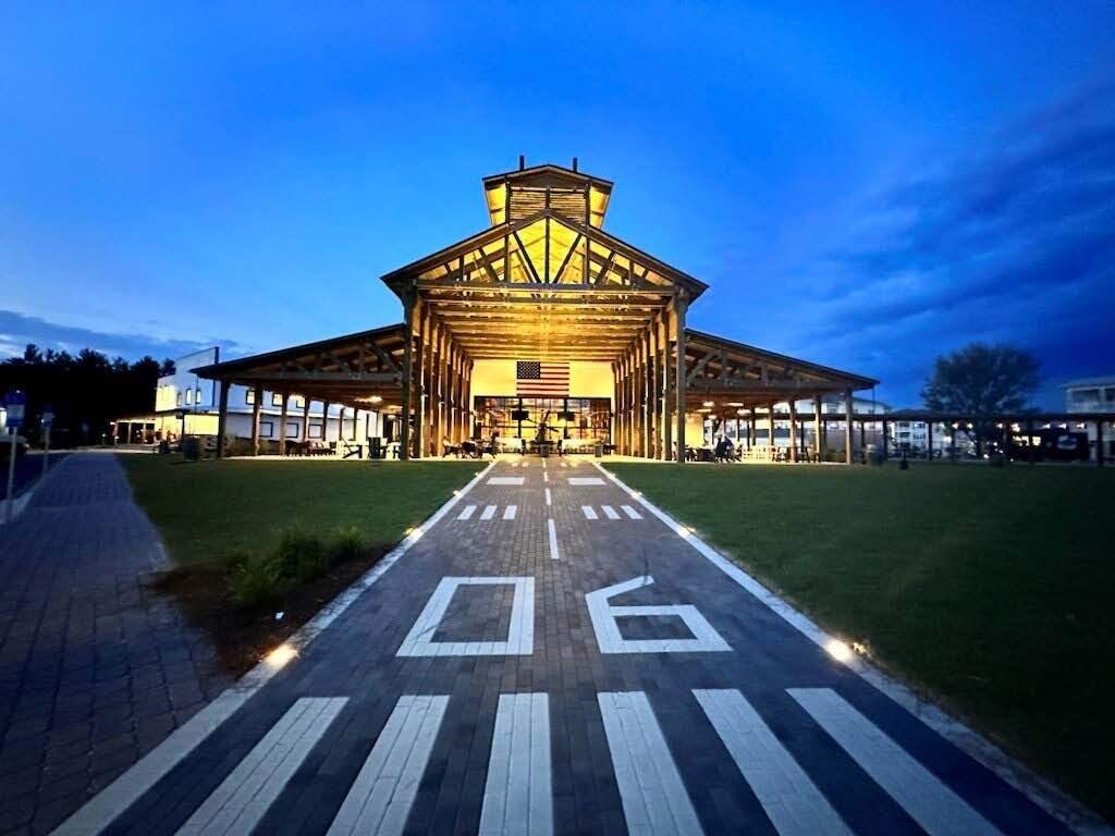 HAMMOCK BAY/Steamboat Landing - Land