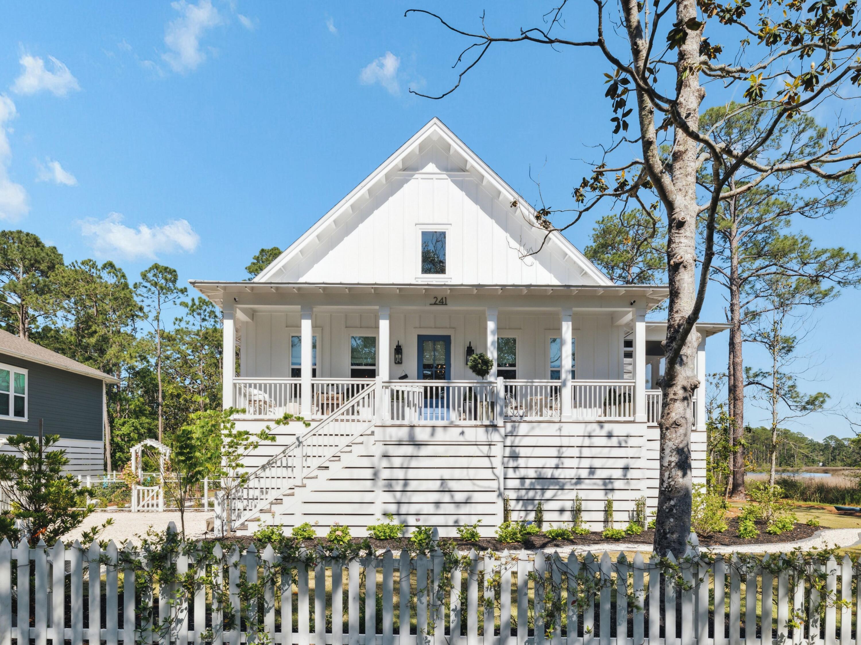 TOWN OF SANTA ROSA - Residential