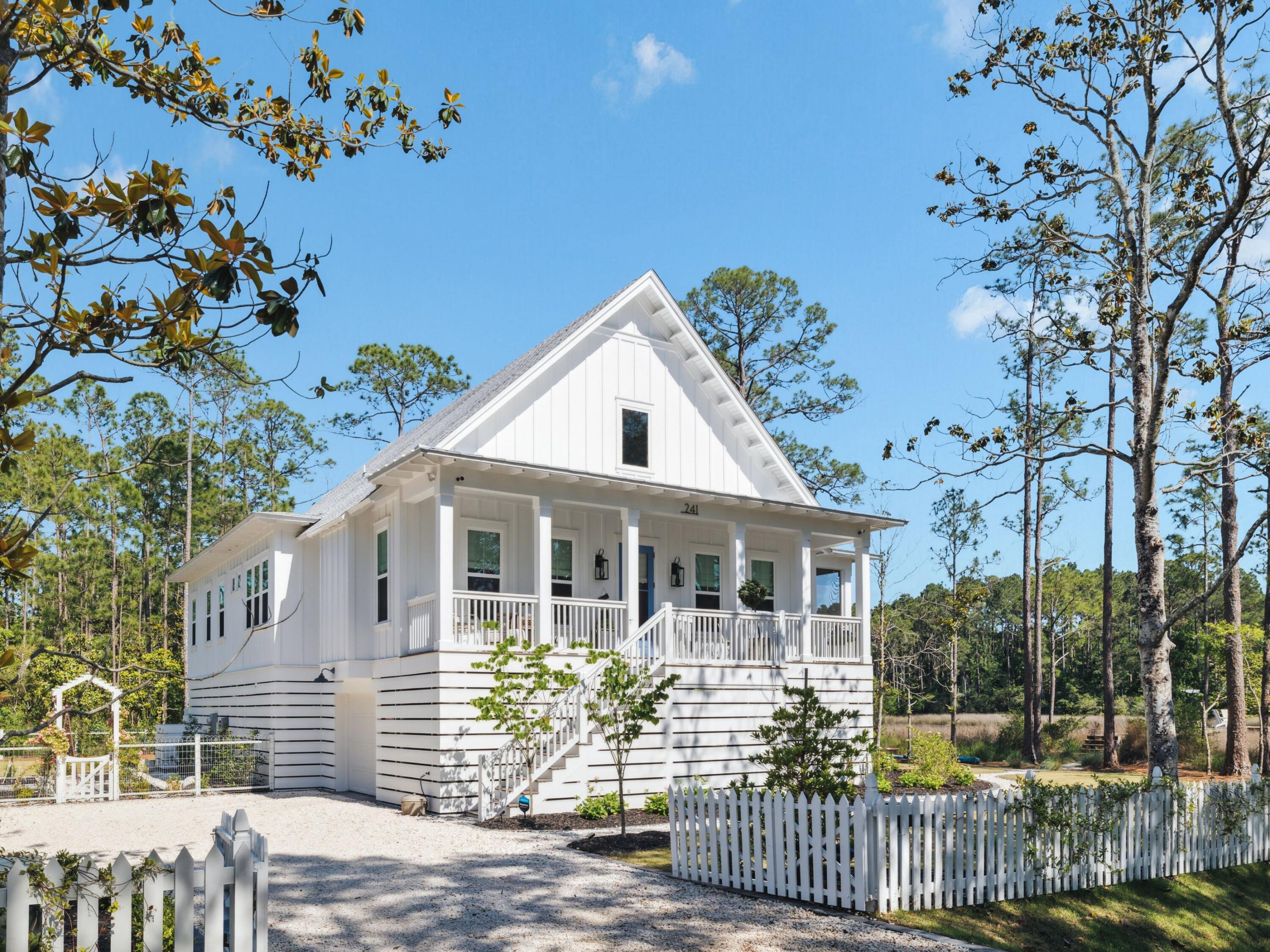 TOWN OF SANTA ROSA - Residential