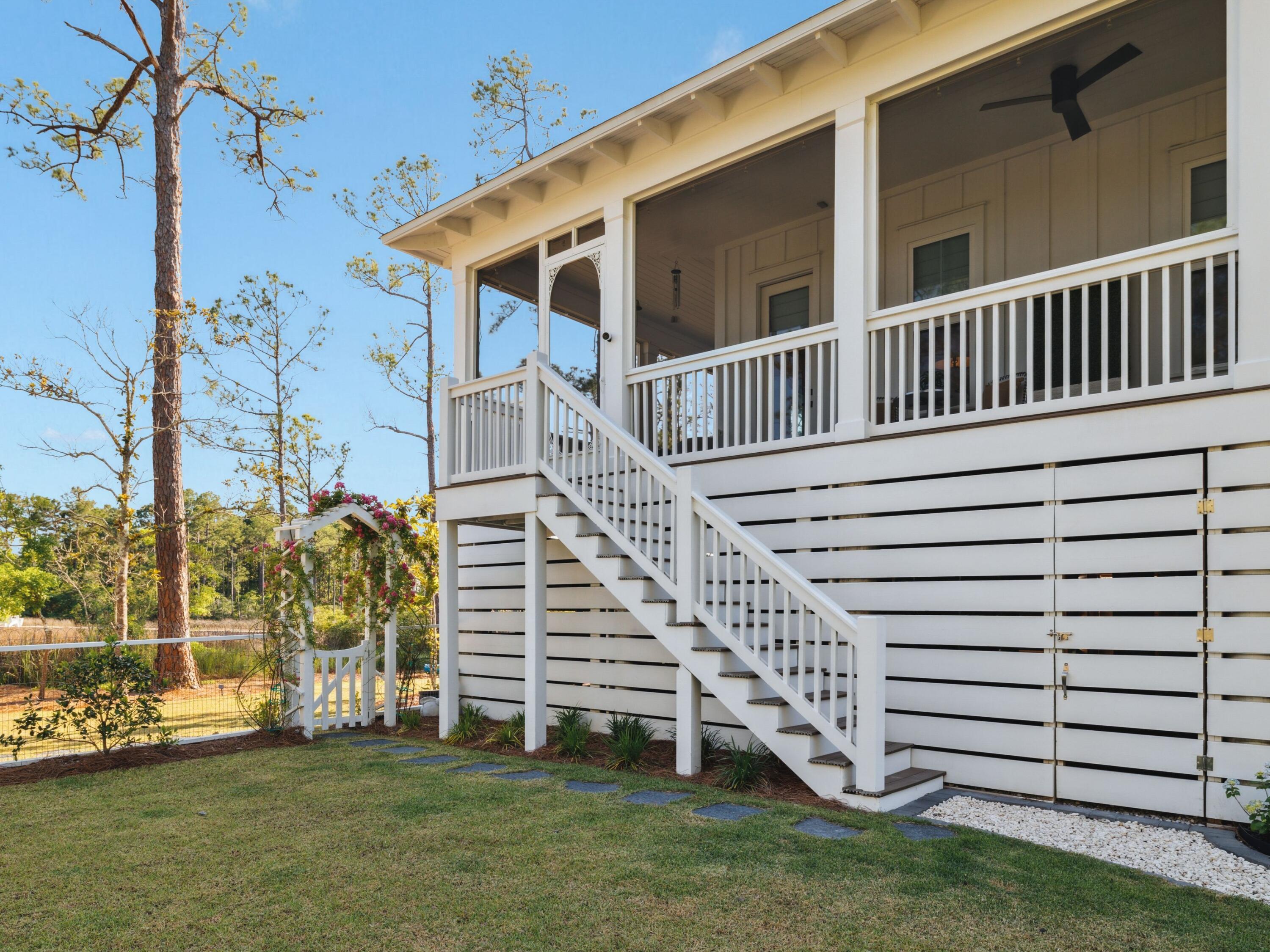 TOWN OF SANTA ROSA - Residential