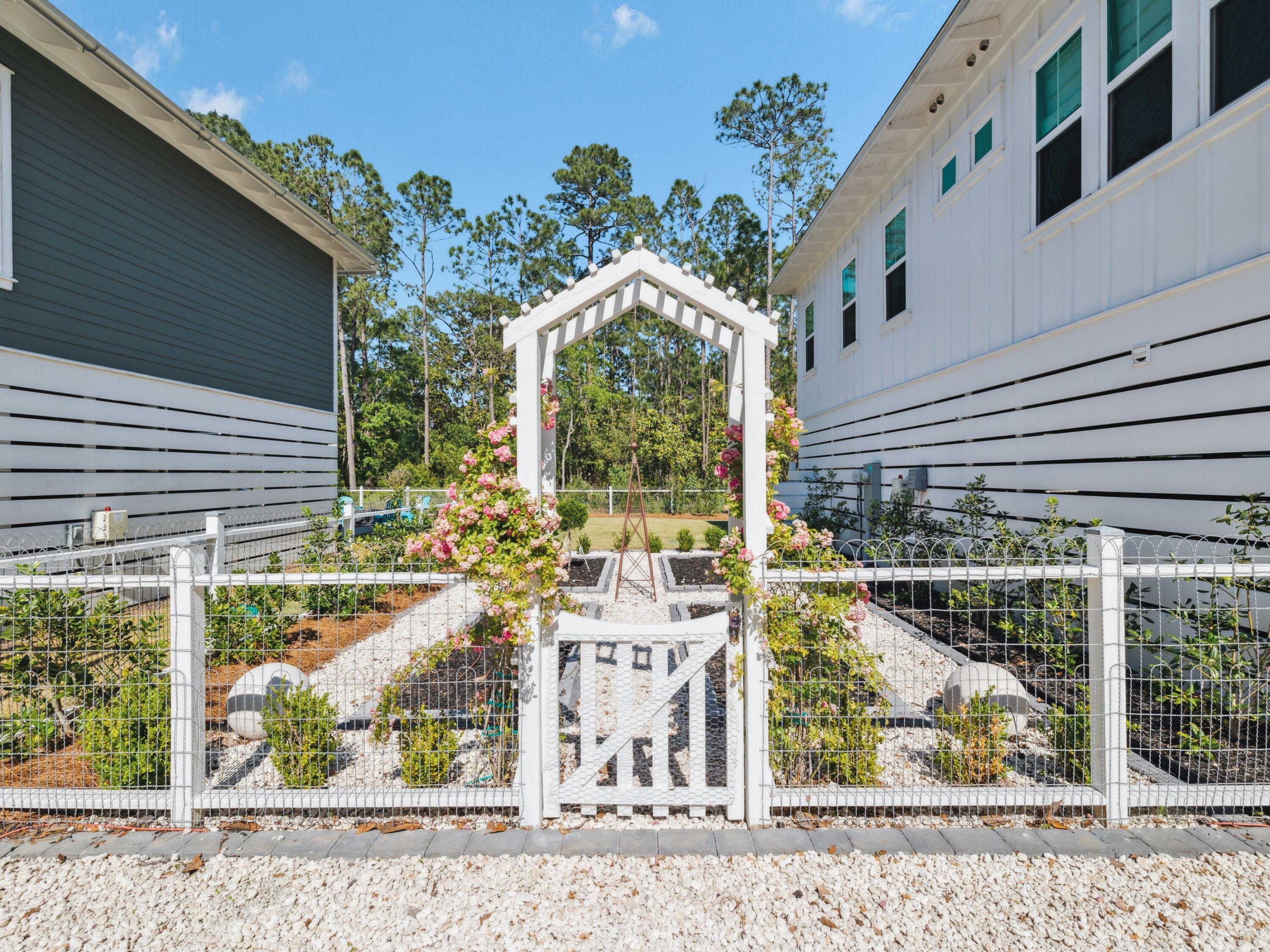 TOWN OF SANTA ROSA - Residential