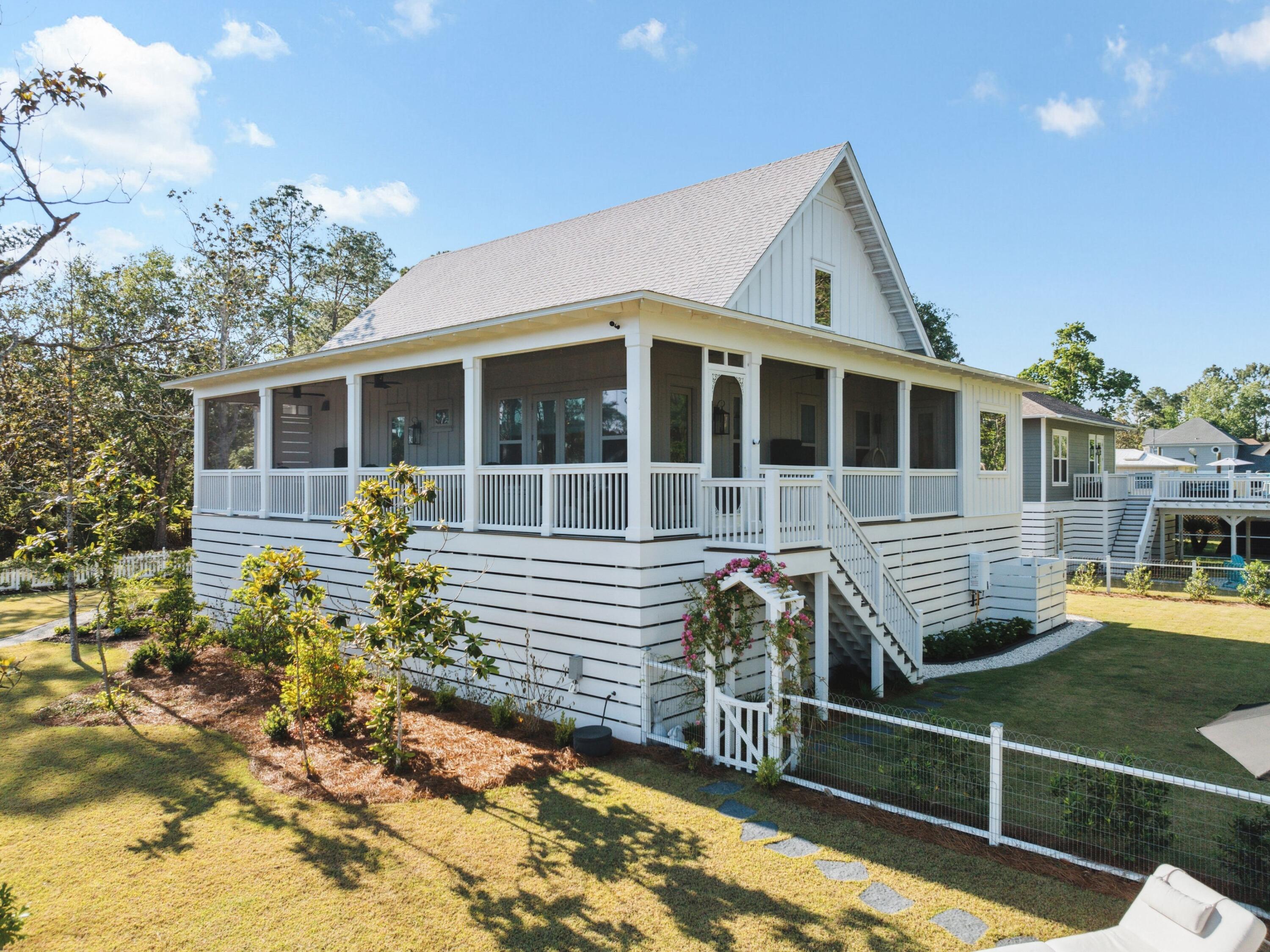 TOWN OF SANTA ROSA - Residential