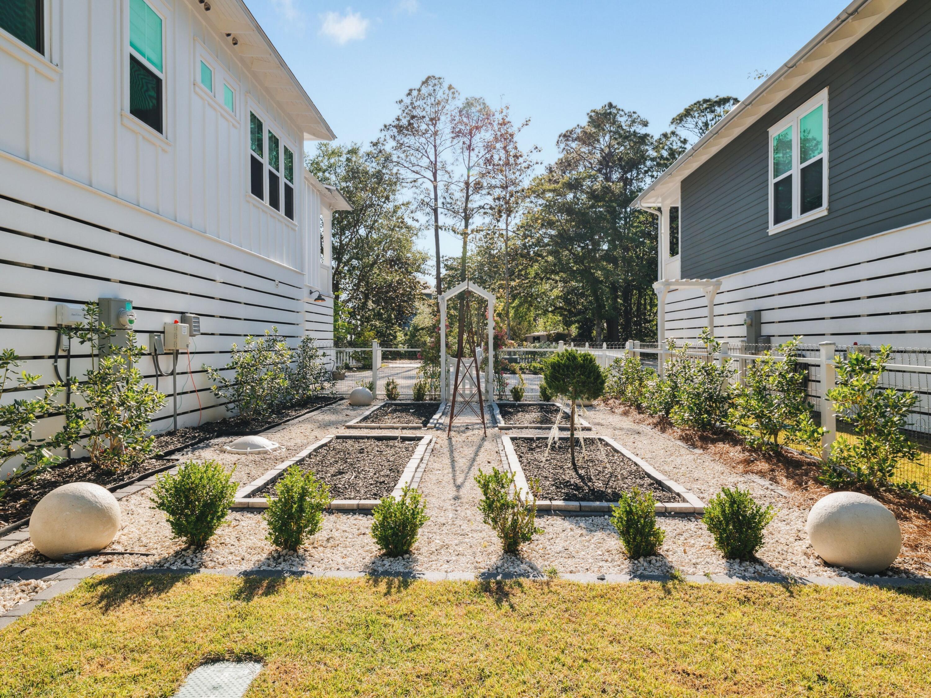 TOWN OF SANTA ROSA - Residential