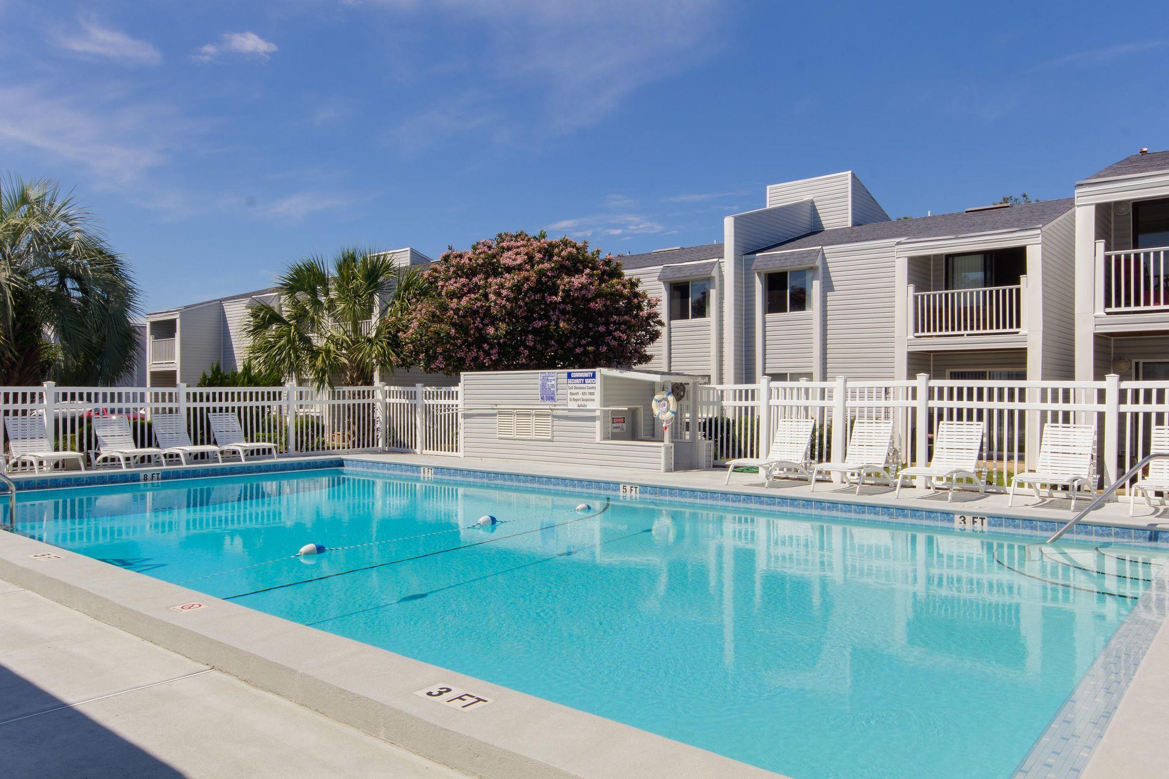 FINISTERRA CONDO - Residential