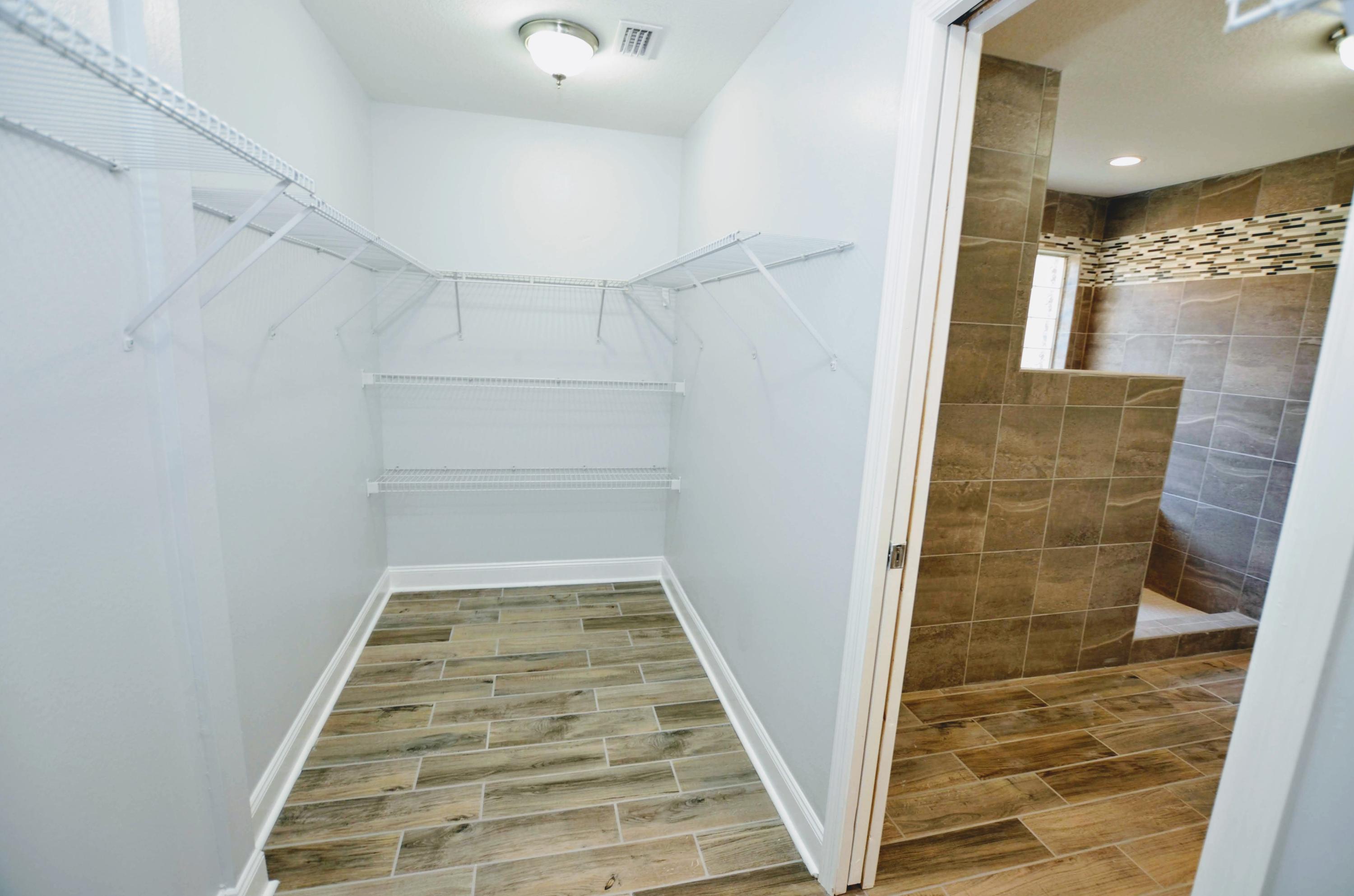 ROYAL OAKS - Residential