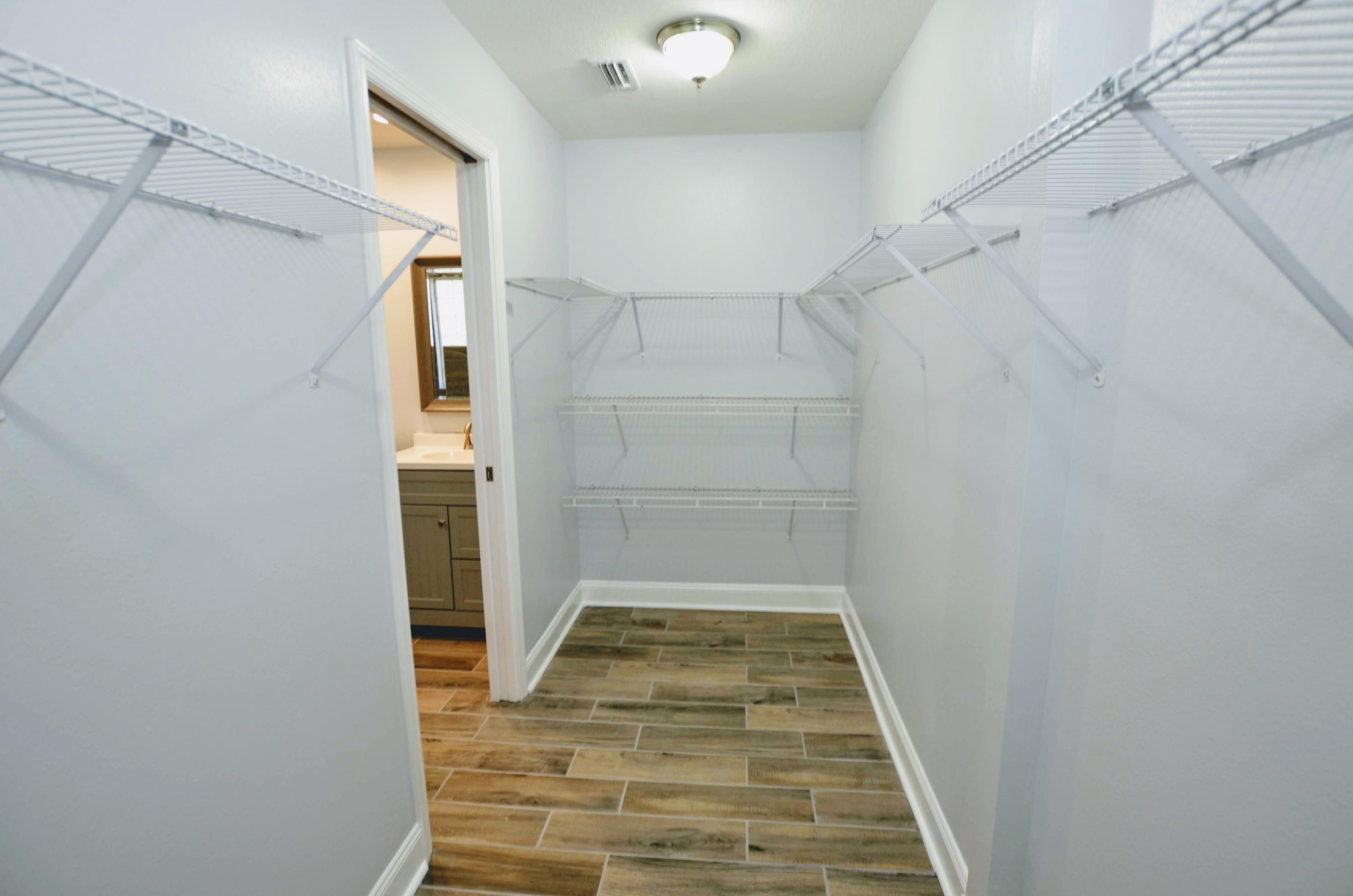 ROYAL OAKS - Residential