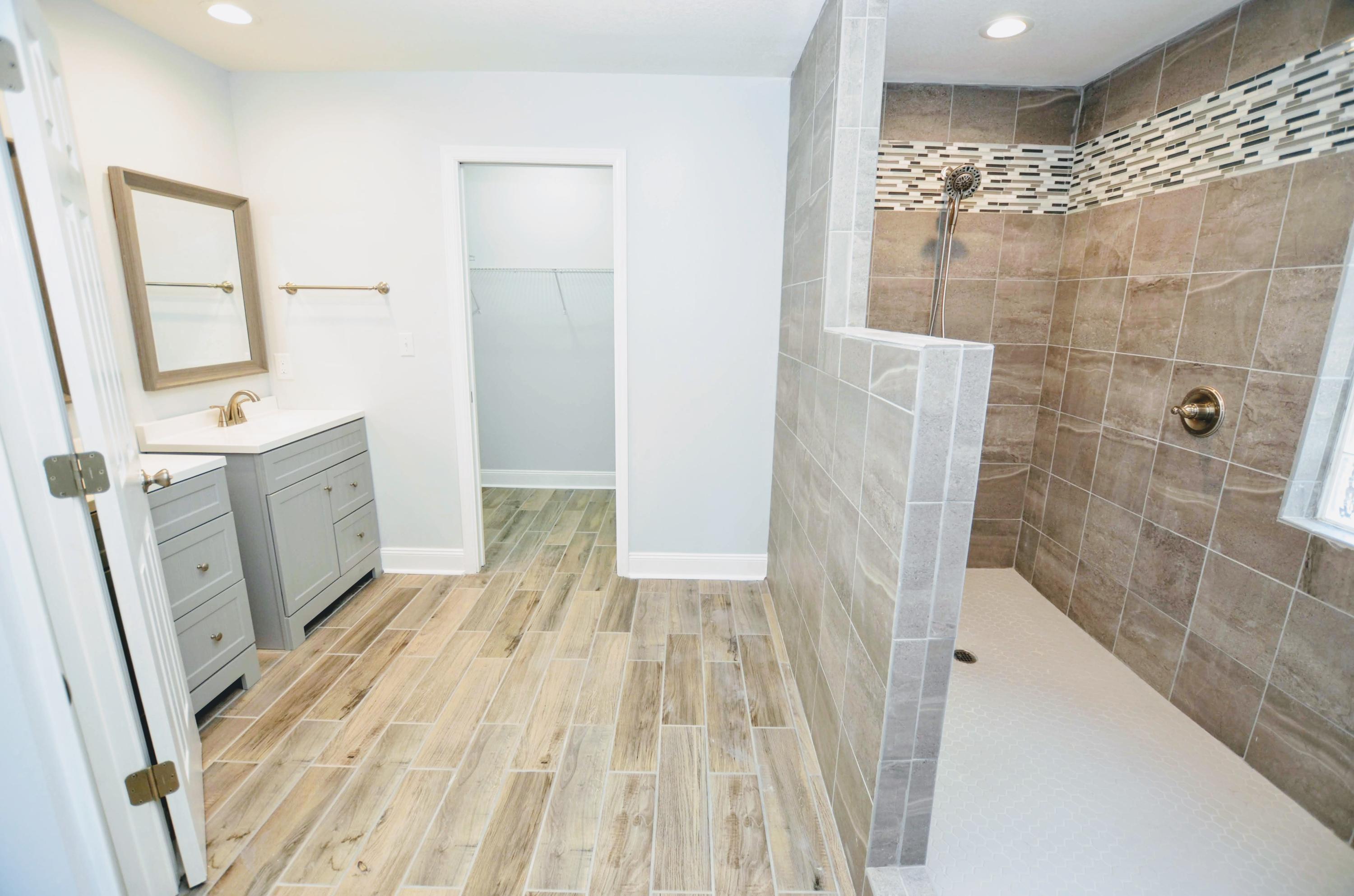 ROYAL OAKS - Residential