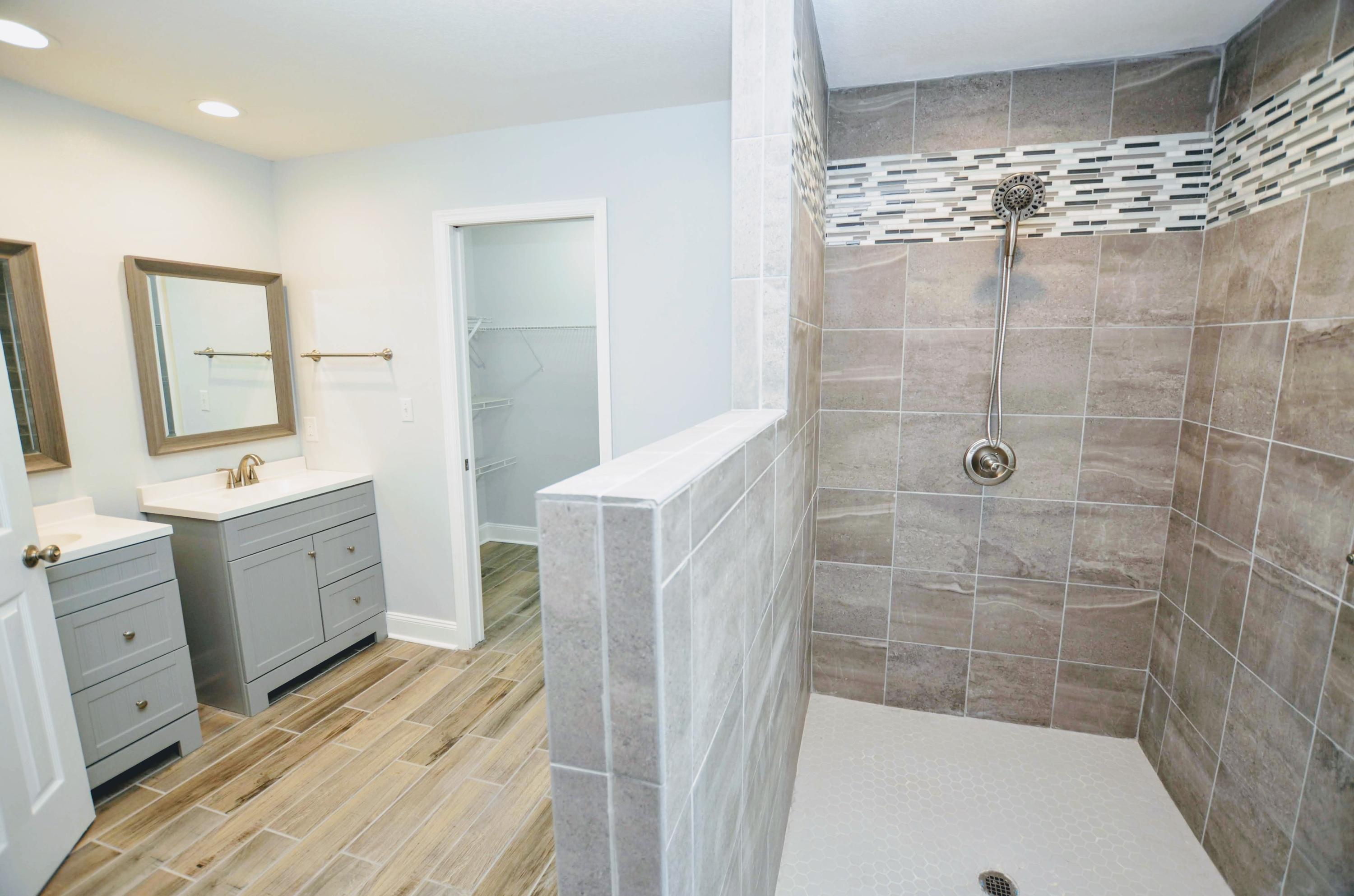 ROYAL OAKS - Residential