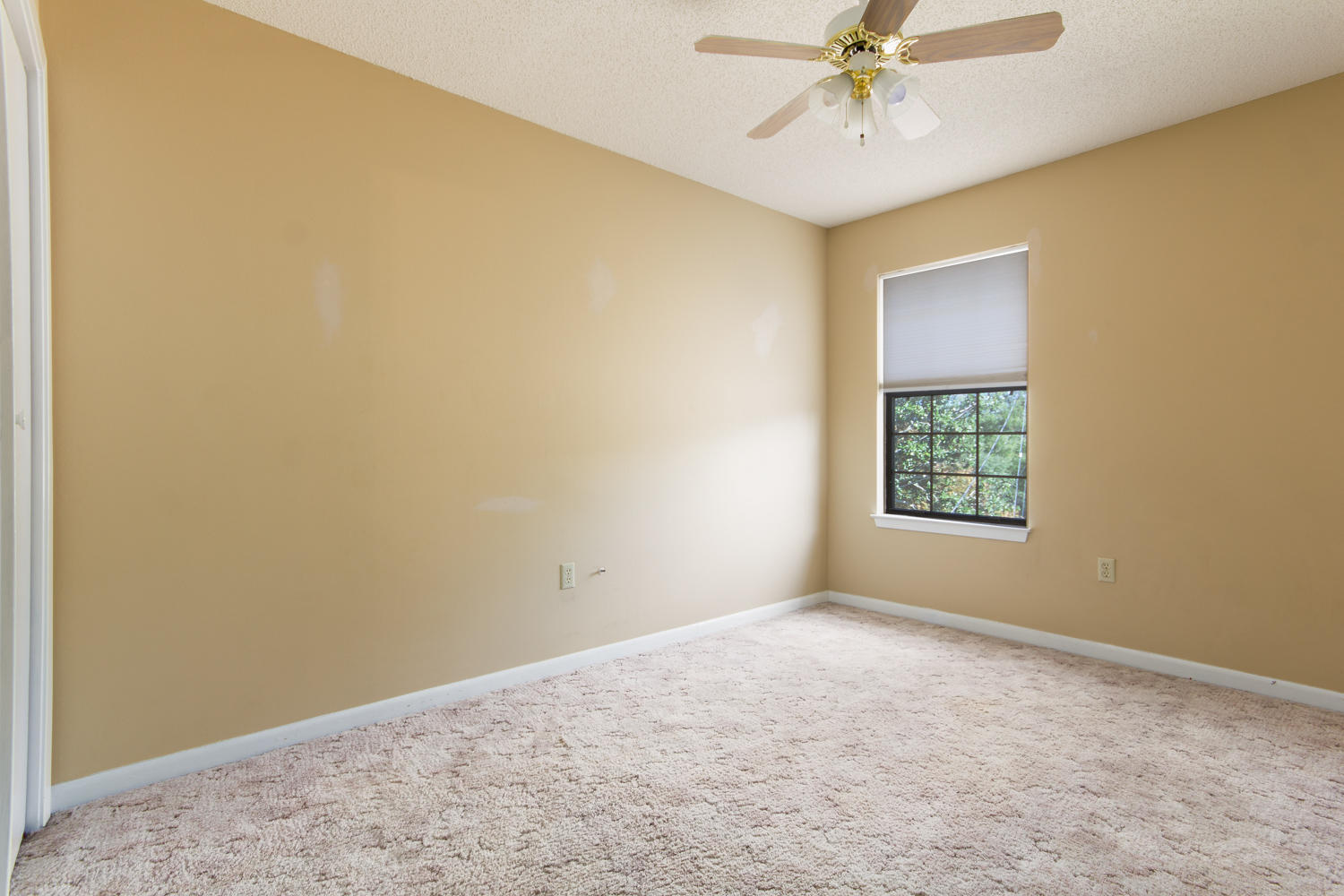 CREEKSIDE - Residential