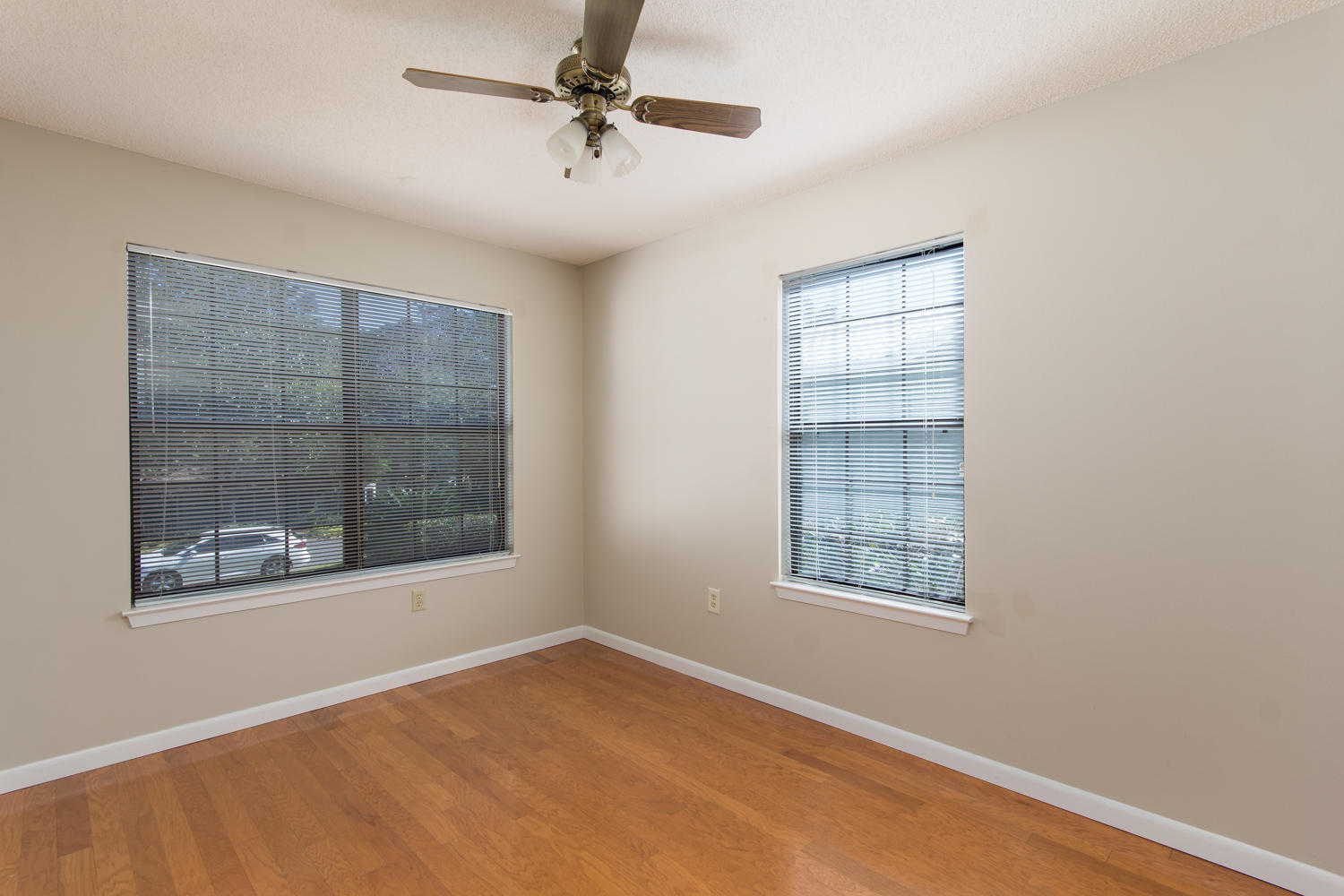 CREEKSIDE - Residential