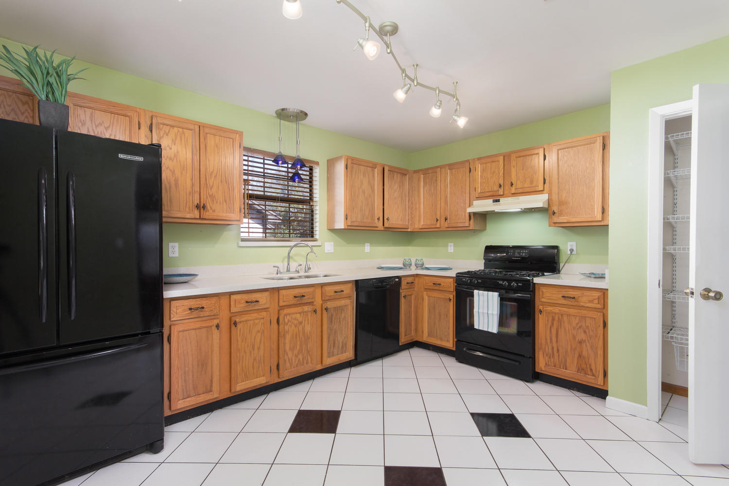 CREEKSIDE - Residential