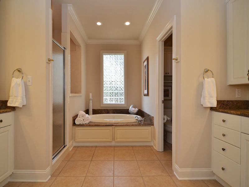 LAKEWOOD POINTE ESTATES - Residential