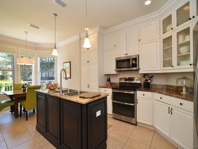 LAKEWOOD POINTE ESTATES - Residential