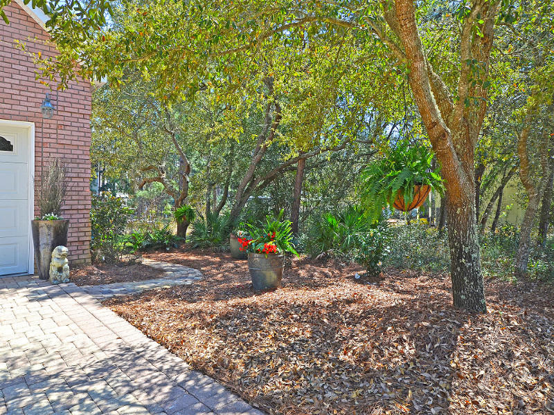 LAKEWOOD POINTE ESTATES - Residential