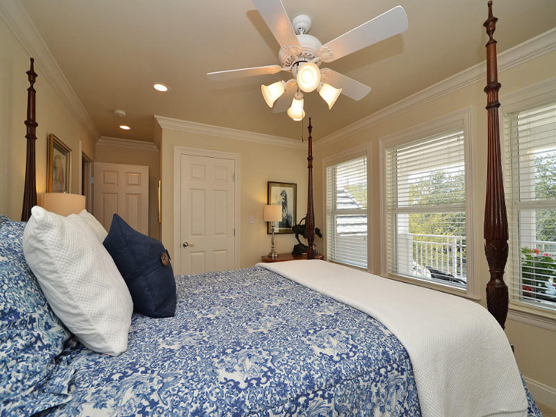 LAKEWOOD POINTE ESTATES - Residential