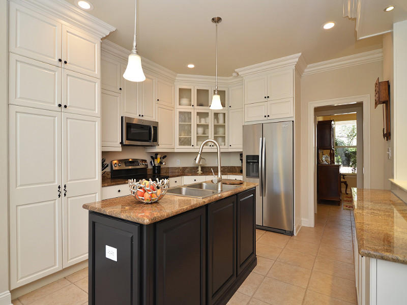 LAKEWOOD POINTE ESTATES - Residential